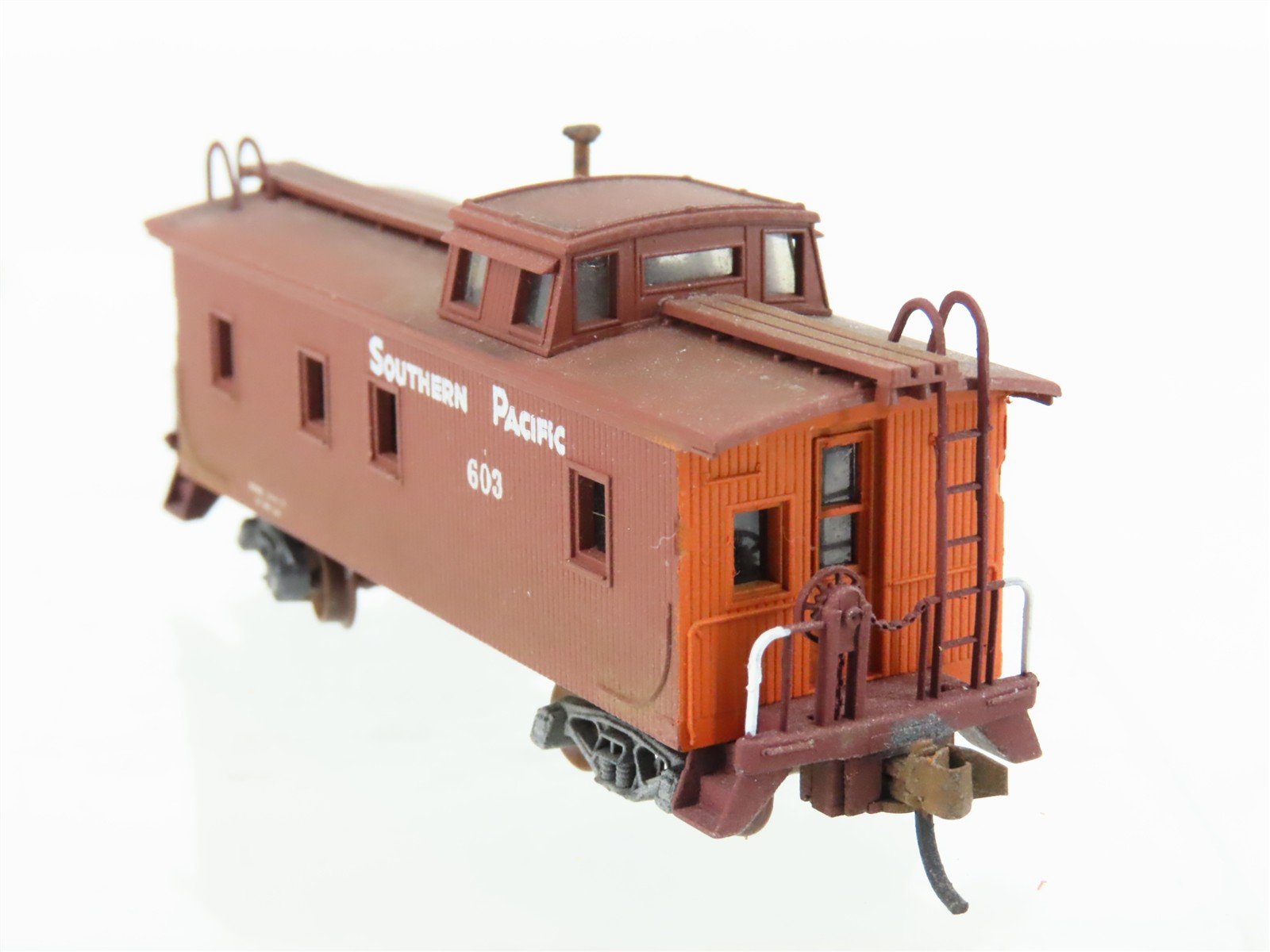 N Scale Micro-Trains/Kadee 50070 SP Southern Pacific Caboose #603 Weathered