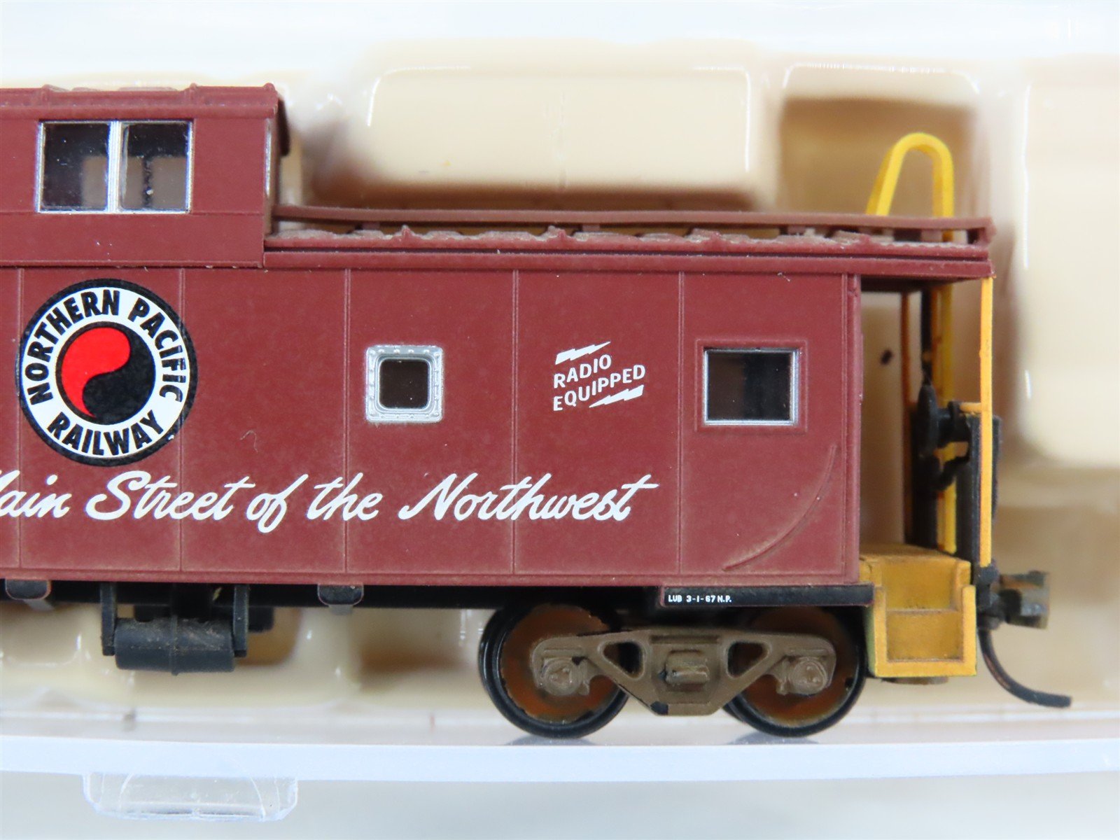 N Scale Atlas 43047 NP Northern Pacific Cupola Caboose #1118 Weathered