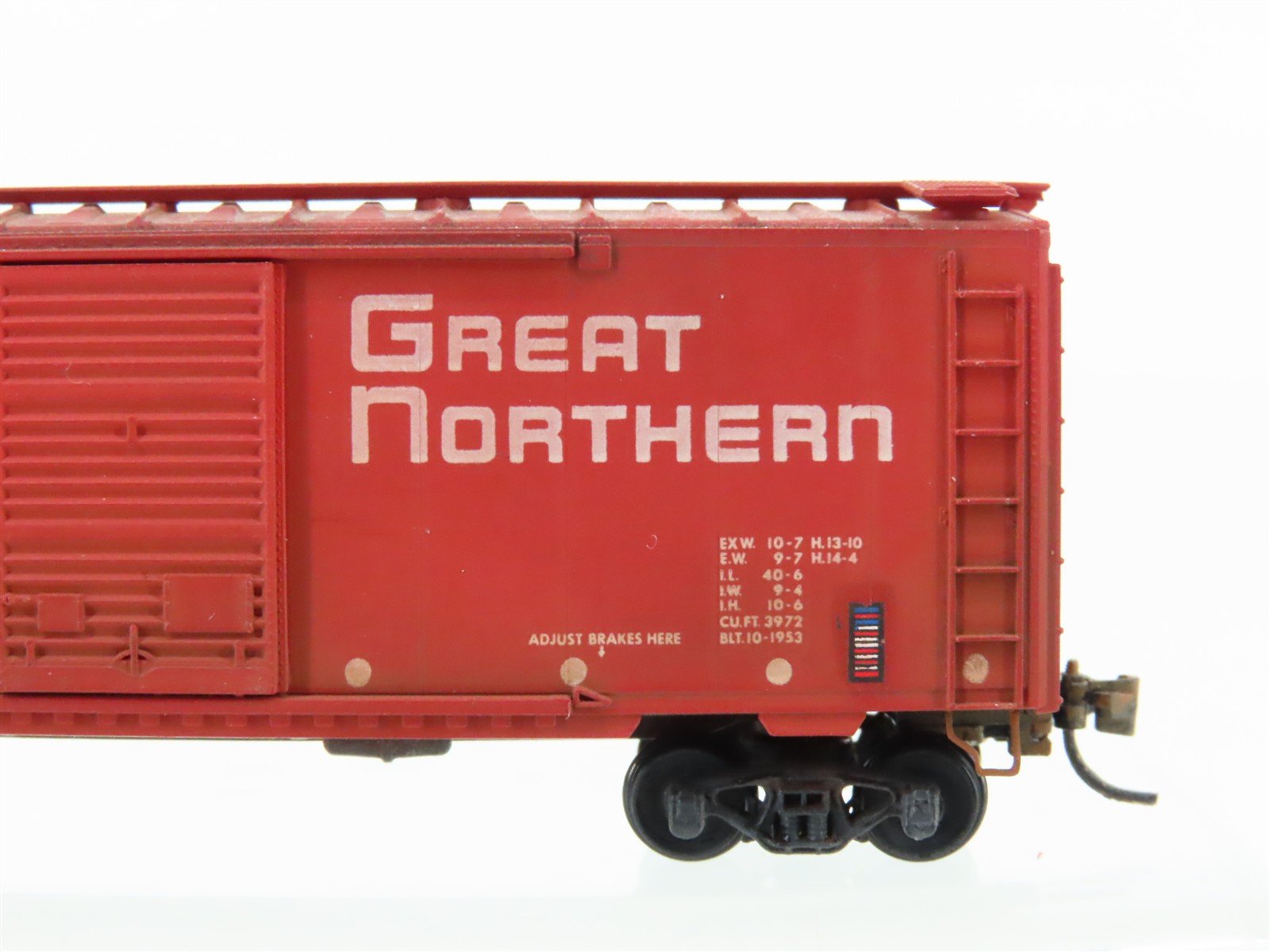 N Scale Micro-Trains MTL GN Great Northern 40' Boxcar #11876 Weathered