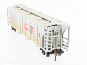 N Scale Atlas UP Union Pacific 3-Bay Covered Hopper #19711 Weathered