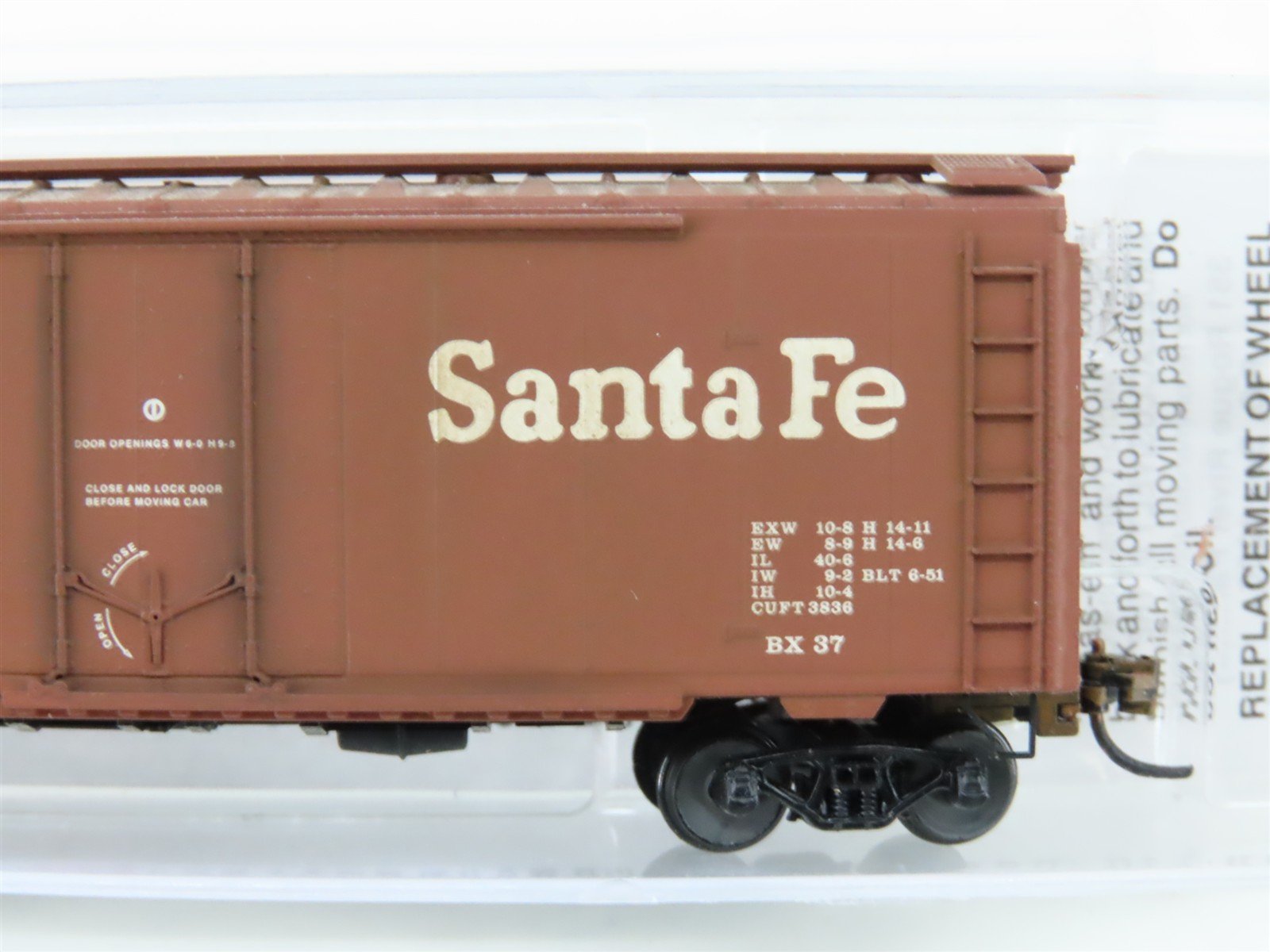 N Scale Micro-Trains MTL 02152110 ATSF Santa Fe 40' Boxcar #149948 Weathered