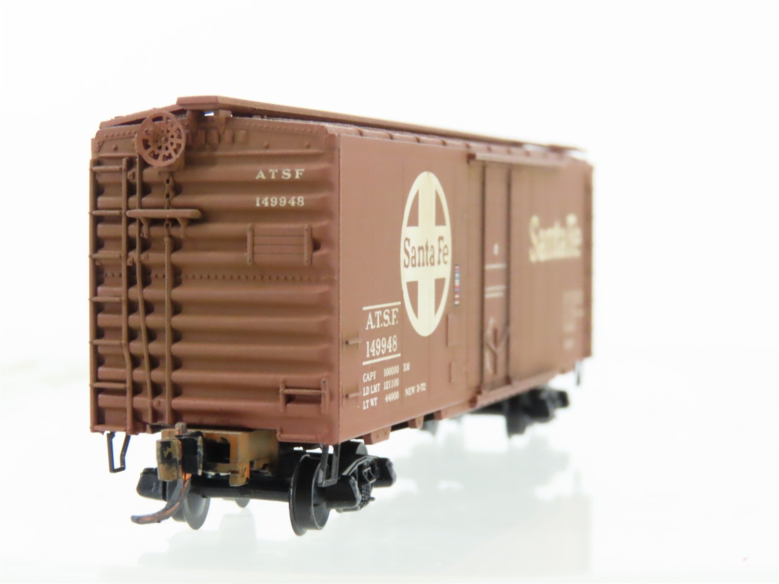 N Scale Micro-Trains MTL 02152110 ATSF Santa Fe 40' Boxcar #149948 Weathered