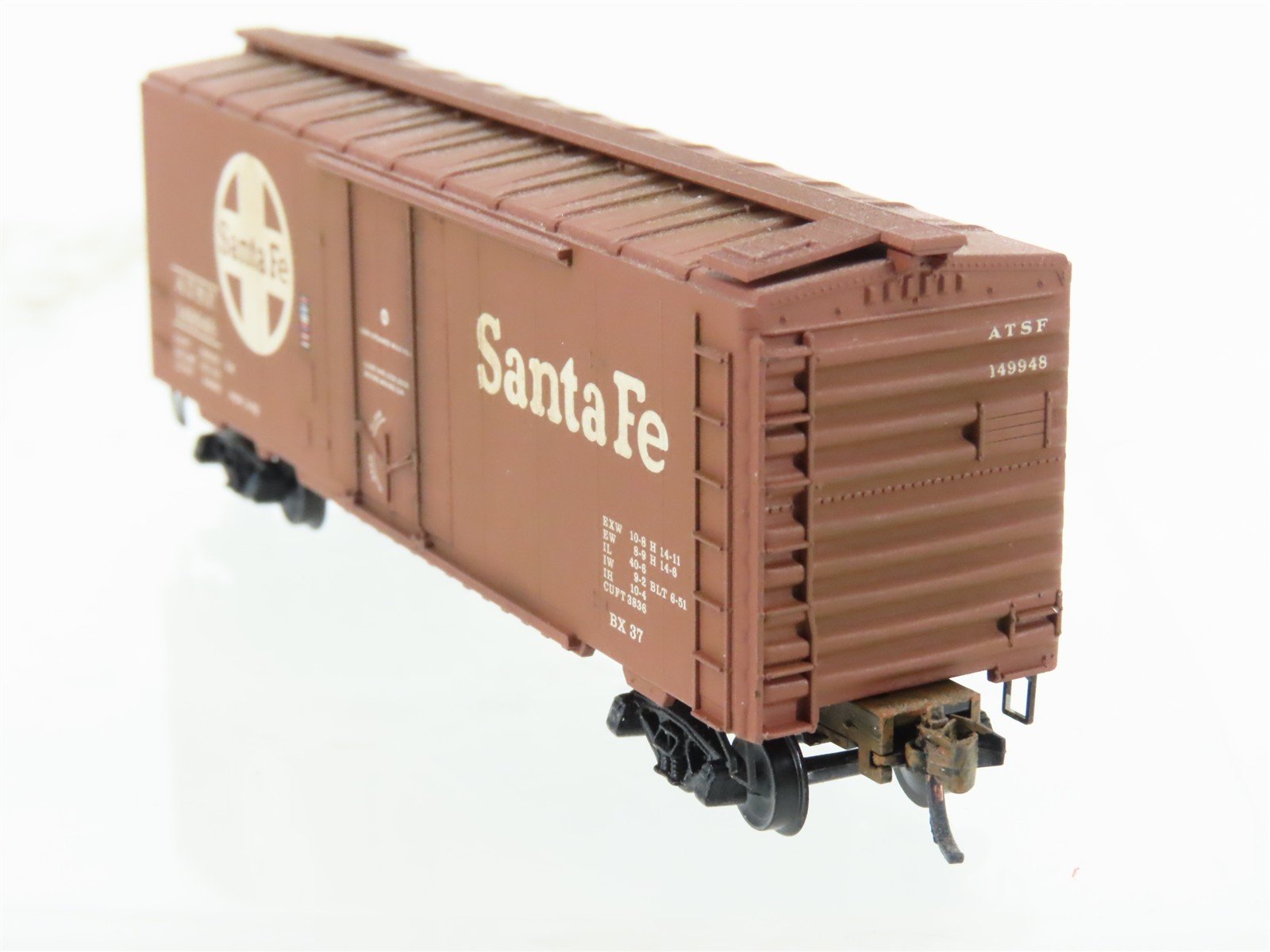 N Scale Micro-Trains MTL 02152110 ATSF Santa Fe 40' Boxcar #149948 Weathered