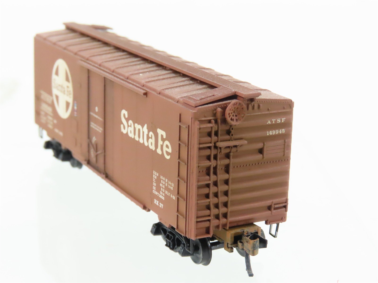N Scale Micro-Trains MTL 02152110 ATSF Santa Fe 40' Boxcar #149948 Weathered
