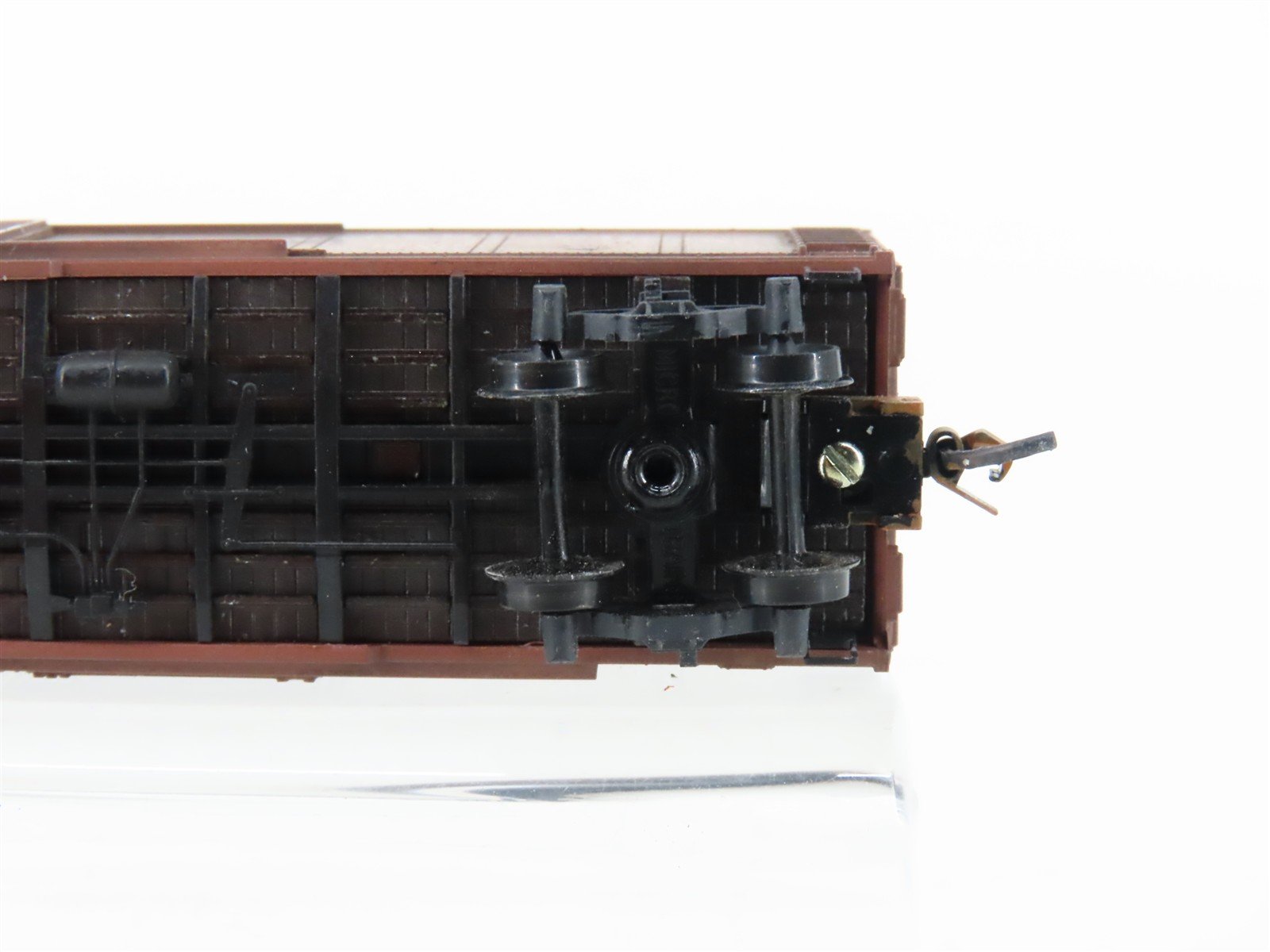 N Scale Micro-Trains MTL 79020 NP Northern Pacific 50' Boxcar #39610 Weathered