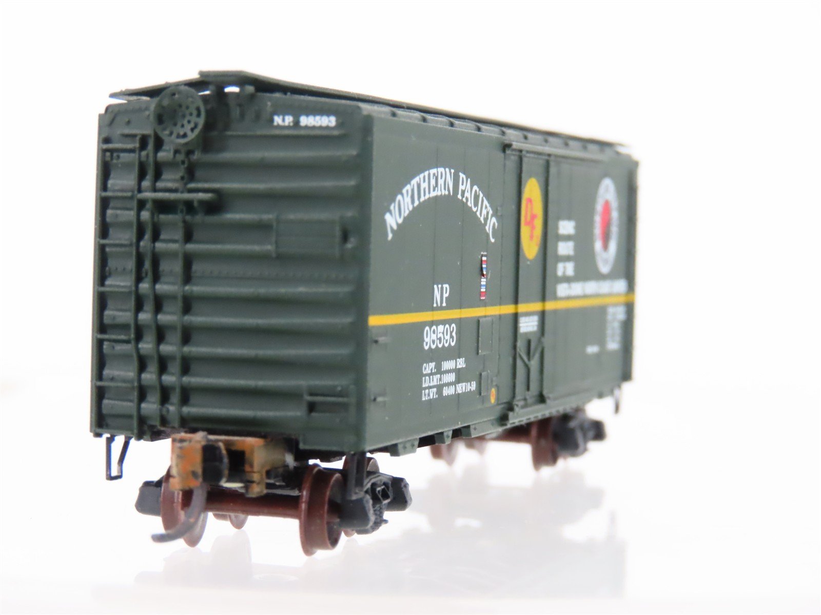 N Scale Micro-Trains MTL 21210 NP Northern Pacific 40' Boxcar #98593 Weathered