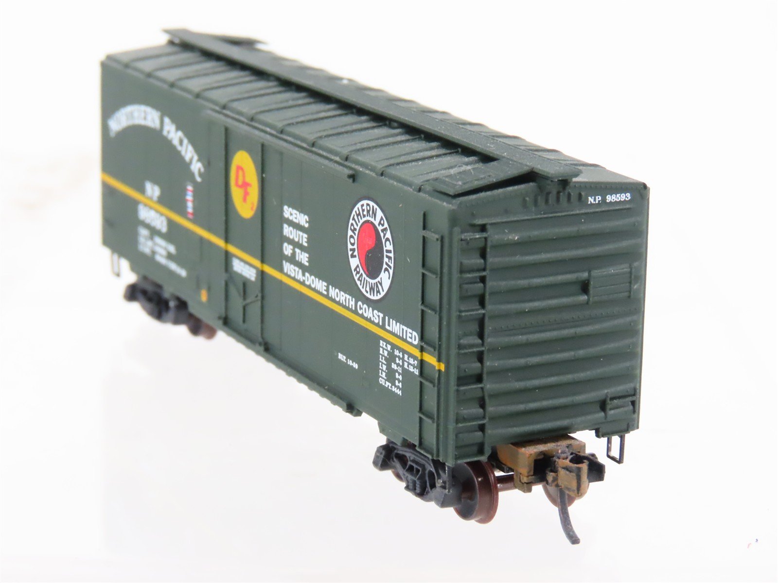 N Scale Micro-Trains MTL 21210 NP Northern Pacific 40' Boxcar #98593 Weathered