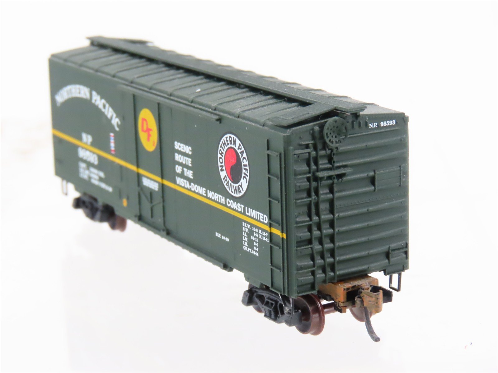 N Scale Micro-Trains MTL 21210 NP Northern Pacific 40' Boxcar #98593 Weathered