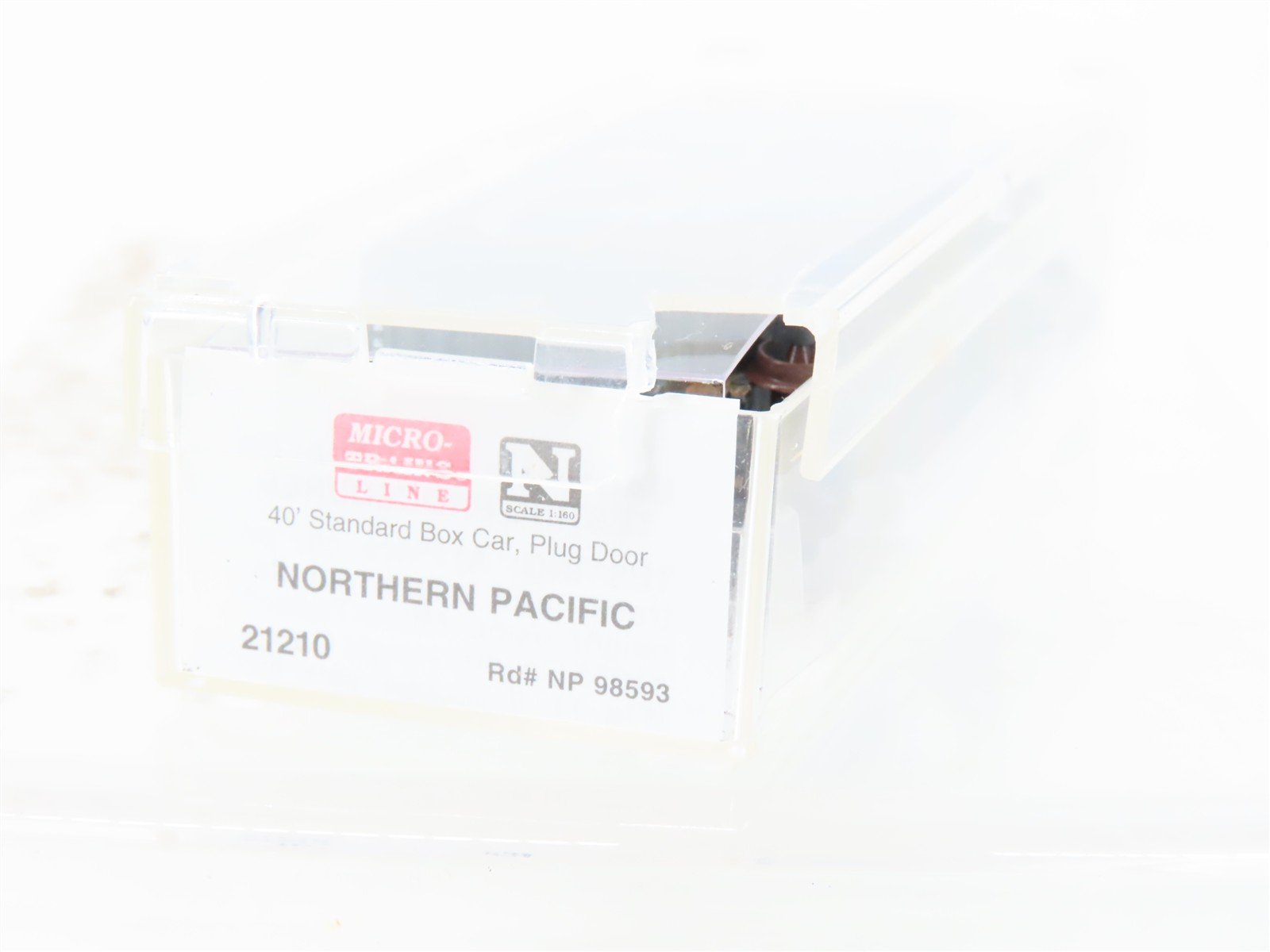 N Scale Micro-Trains MTL 21210 NP Northern Pacific 40' Boxcar #98593 Weathered