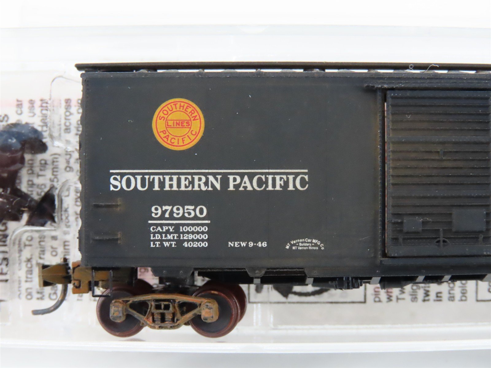 N Scale Micro-Trains MTL 20760 SP Southern Pacific 40' Boxcar #97950 Weathered