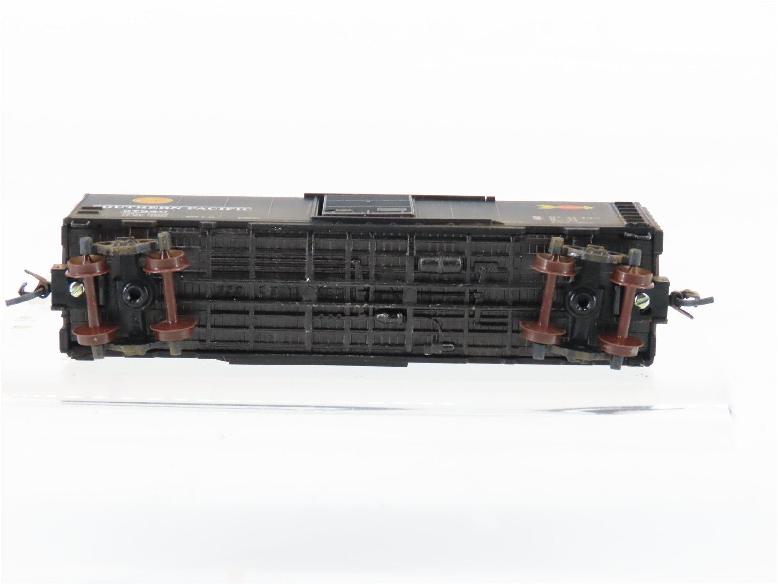N Scale Micro-Trains MTL 20090 SP Southern Pacific 40' Boxcar #97940 Weathered