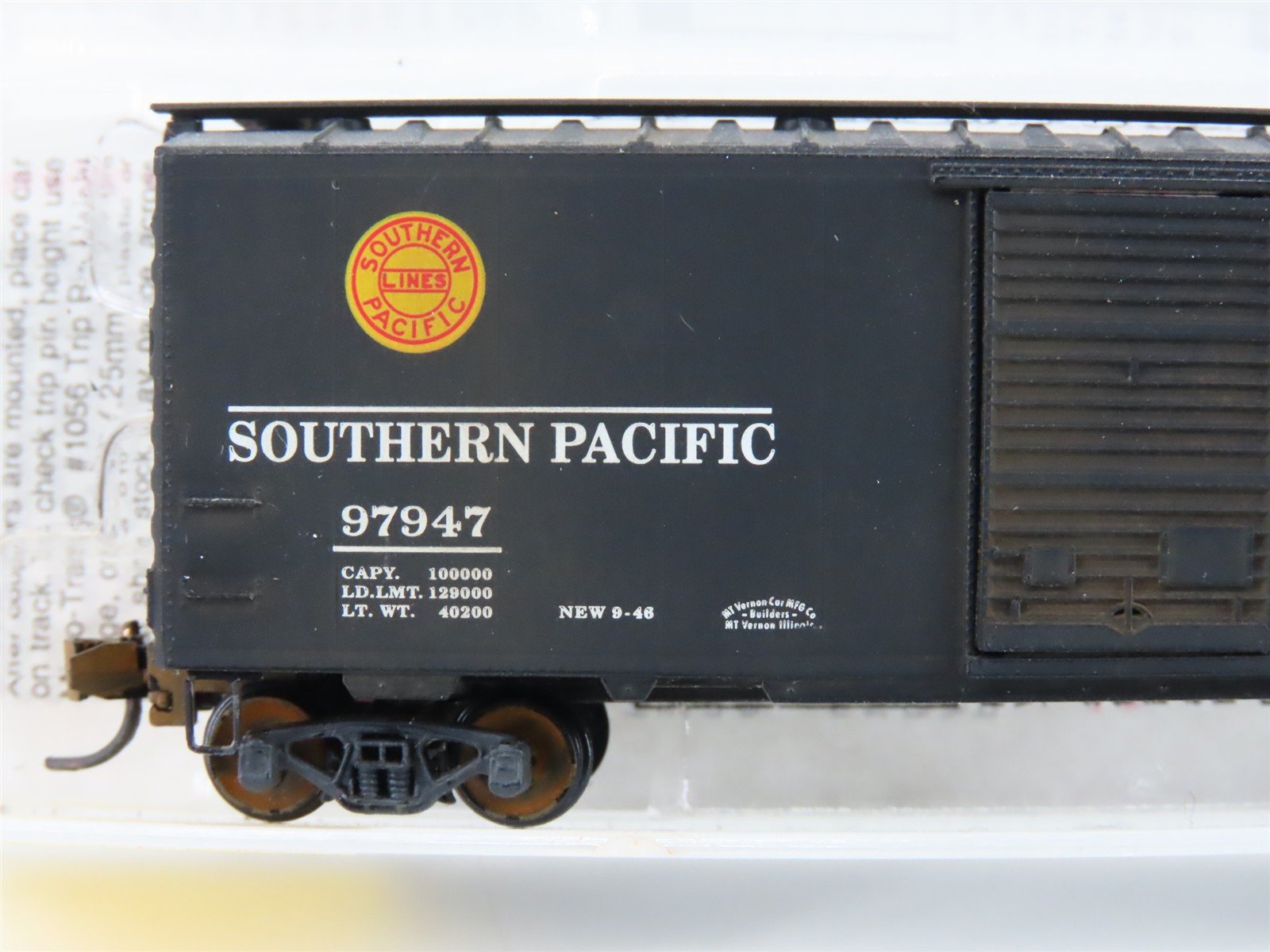 N Scale Micro-Trains MTL 20090 SP Southern Pacific 40' Boxcar #97947 Weathered