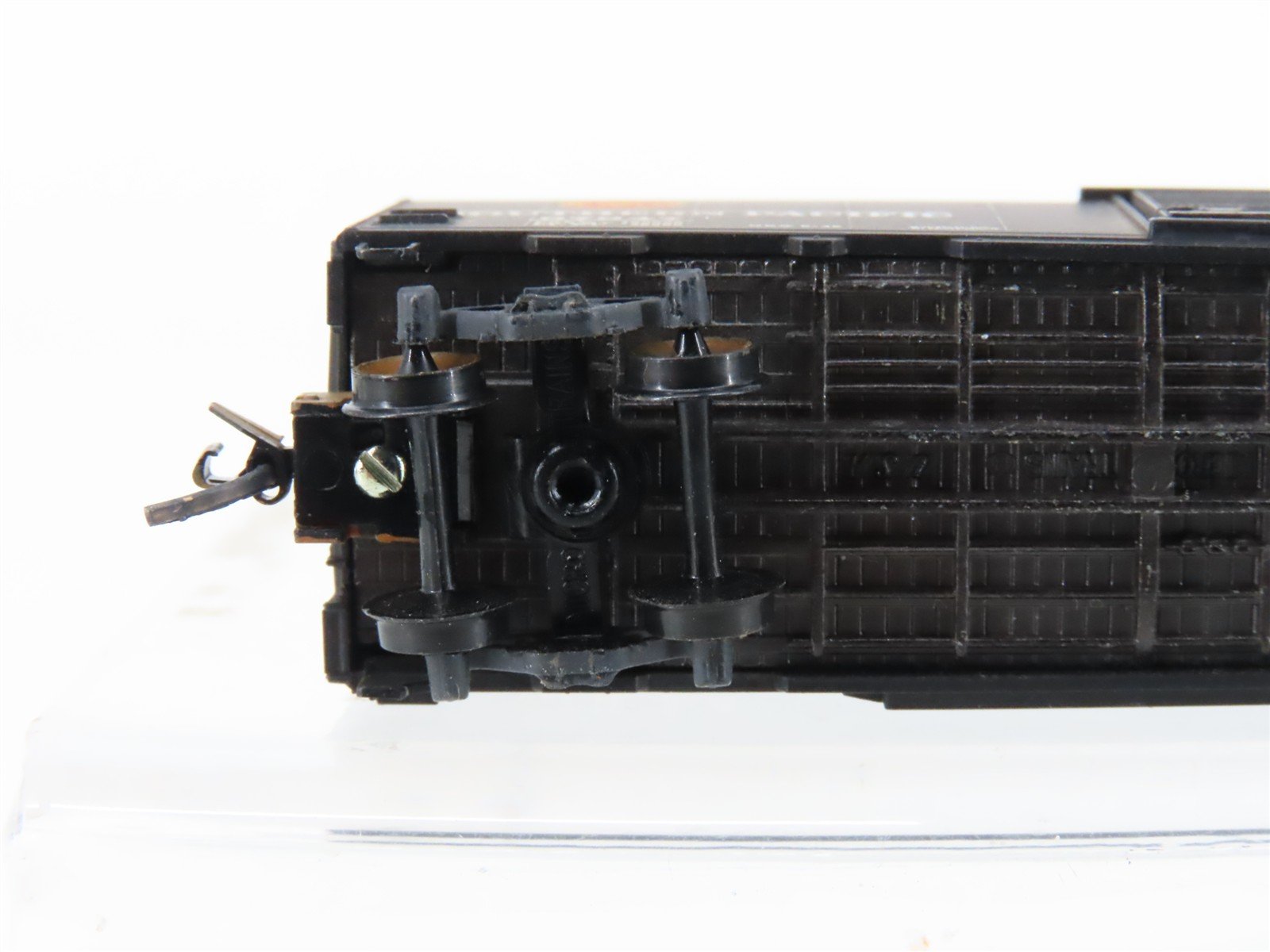 N Scale Micro-Trains MTL 20090 SP Southern Pacific 40' Boxcar #97947 Weathered