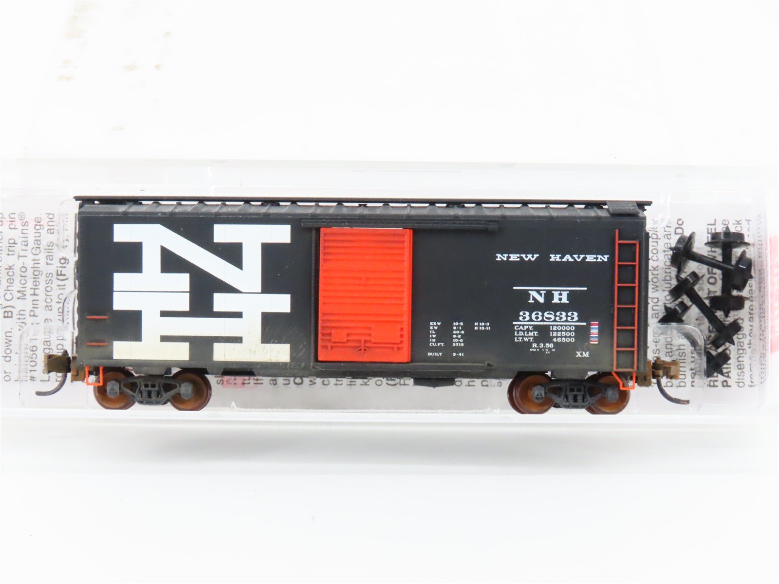 N Scale Micro-Trains MTL 20556 NH New Haven 40' Boxcar #36833 Weathered
