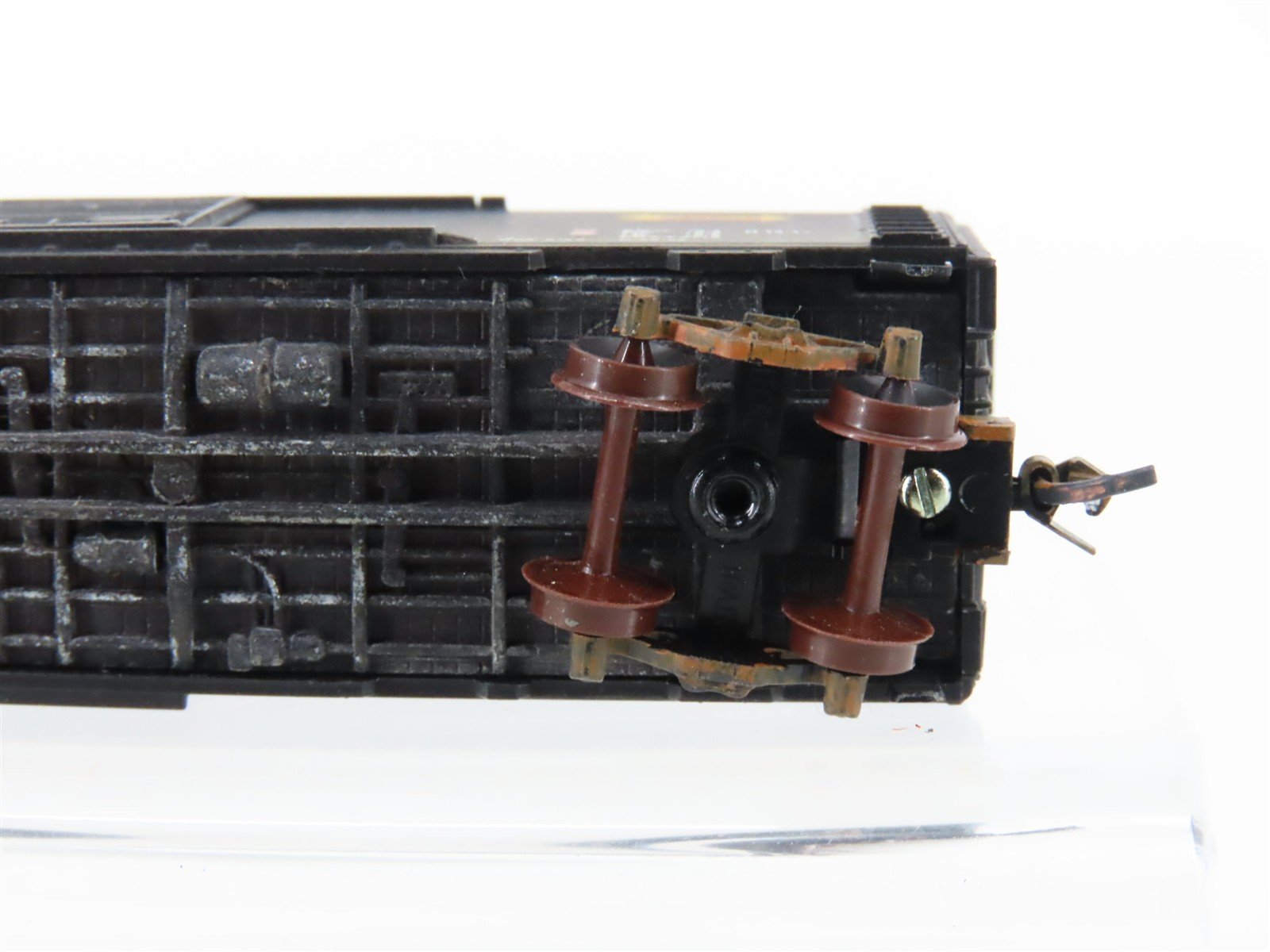 N Scale Micro-Trains MTL 20760 SP Southern Pacific 40' Boxcar #98022 Weathered