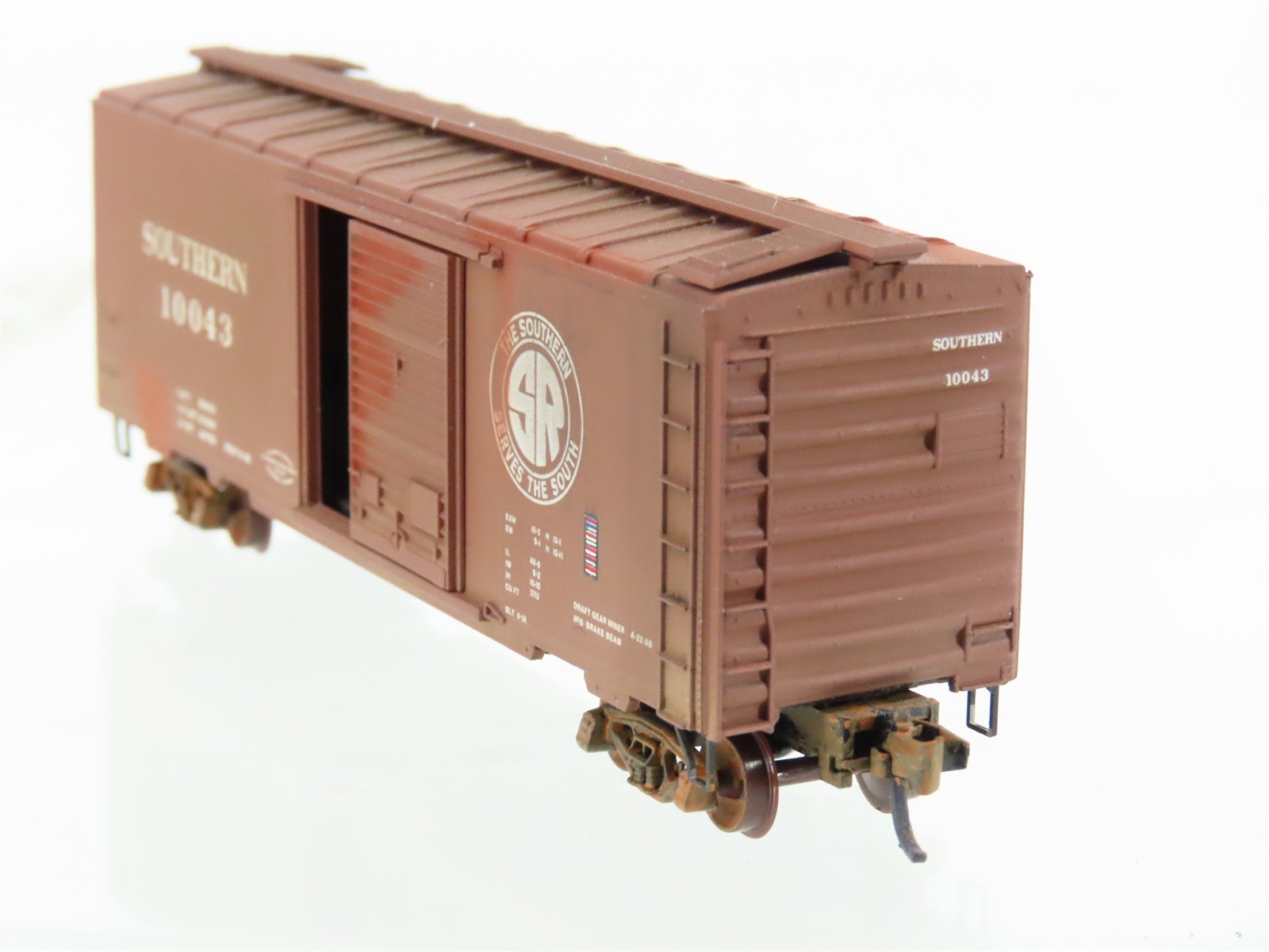 N Scale Micro-Trains MTL 02000530 Southern 40' Boxcar #10043 Weathered
