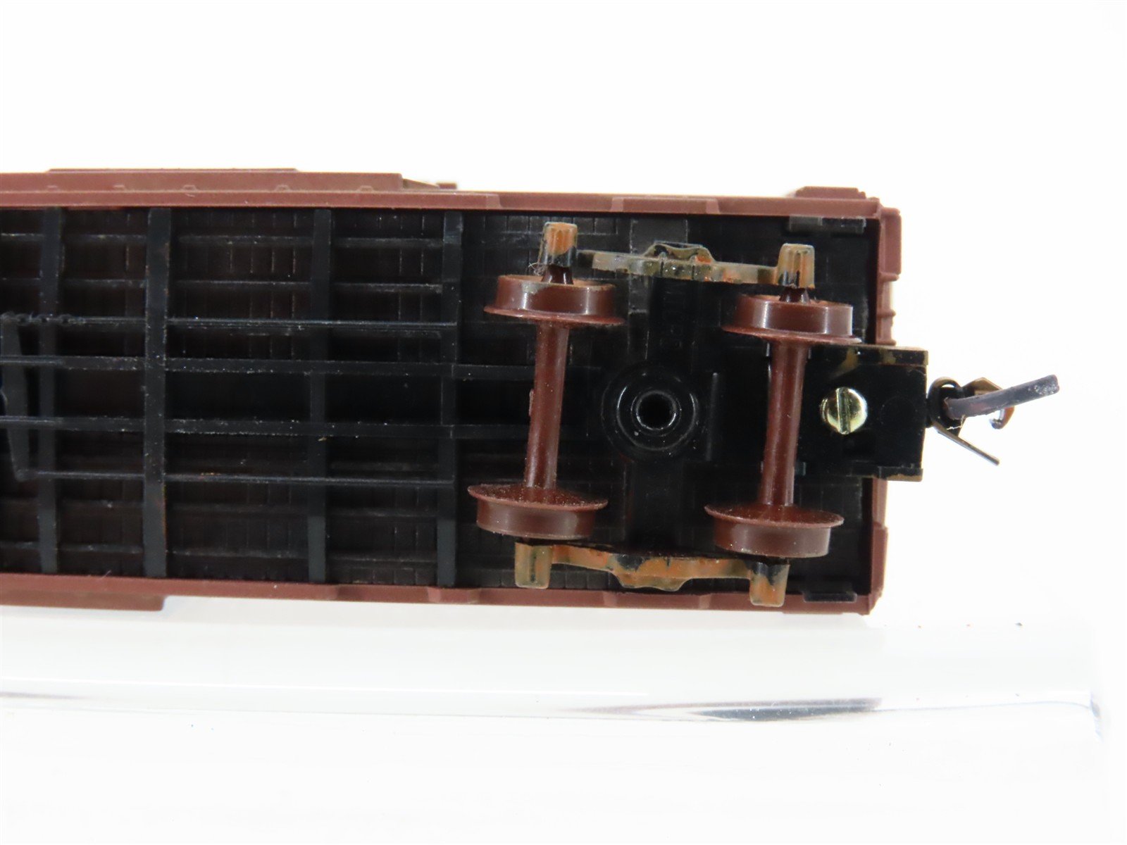 N Scale Micro-Trains MTL 02000530 Southern 40' Boxcar #10043 Weathered
