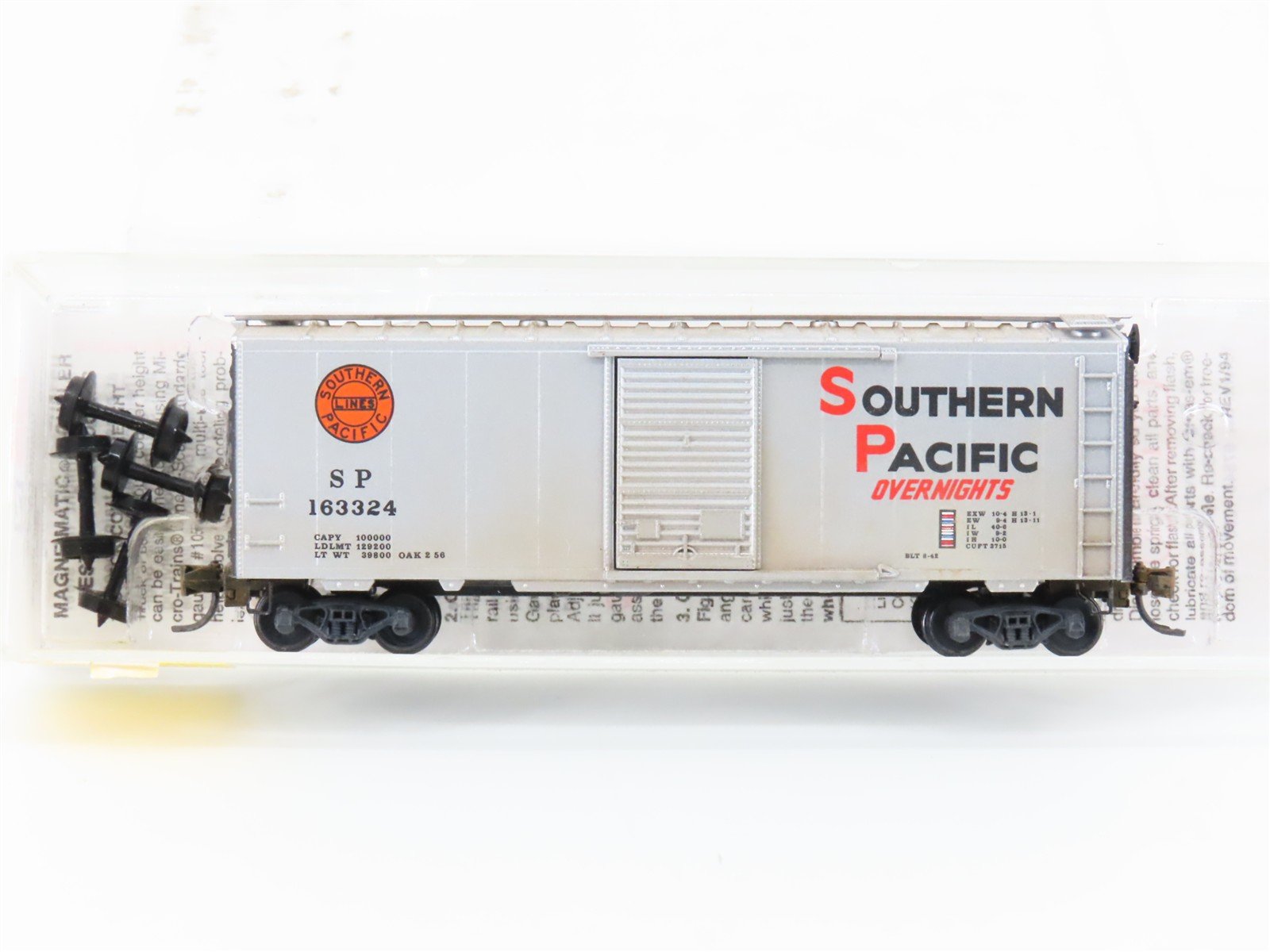 N Scale Micro-Trains MTL 20090 Southern Pacific 40' Boxcar #163324 Weathered