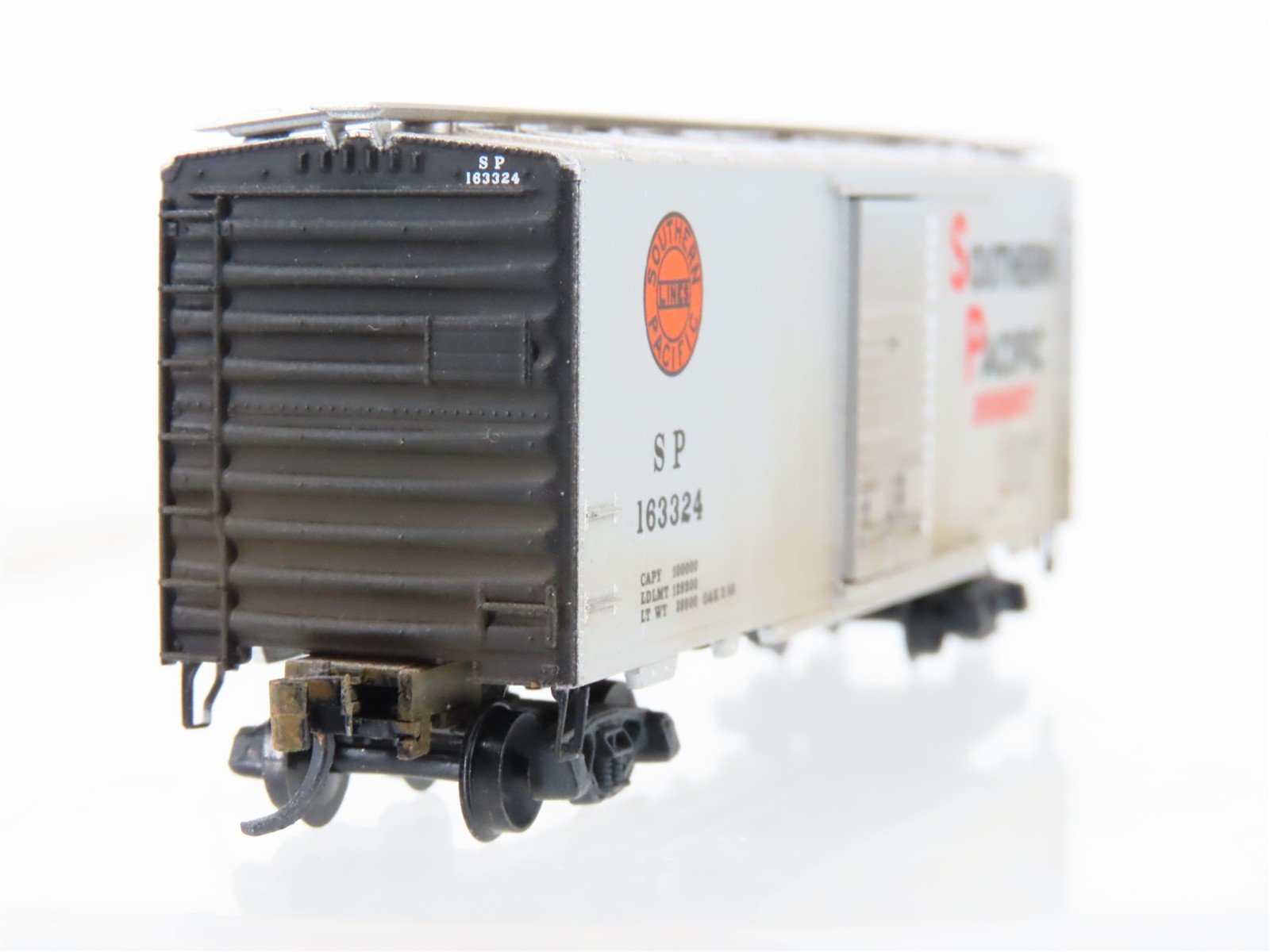 N Scale Micro-Trains MTL 20090 Southern Pacific 40' Boxcar #163324 Weathered