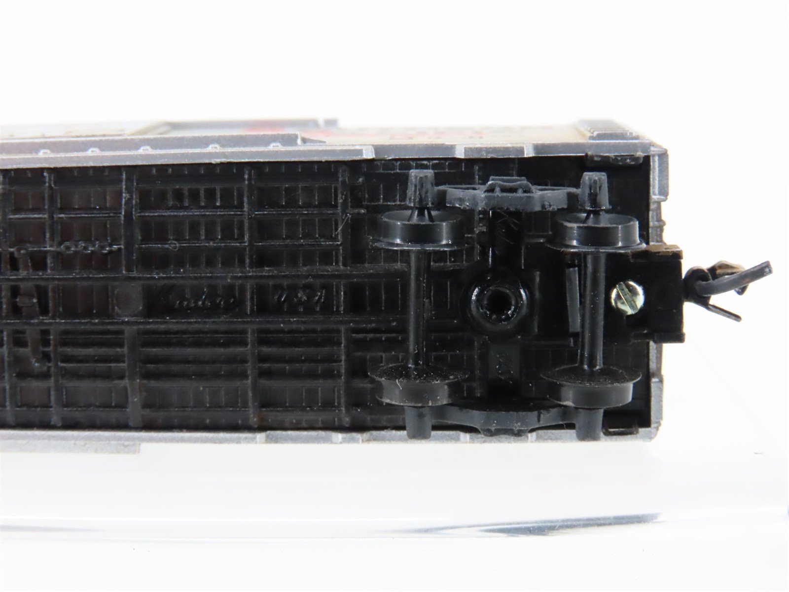 N Scale Micro-Trains MTL 20090 Southern Pacific 40' Boxcar #163324 Weathered