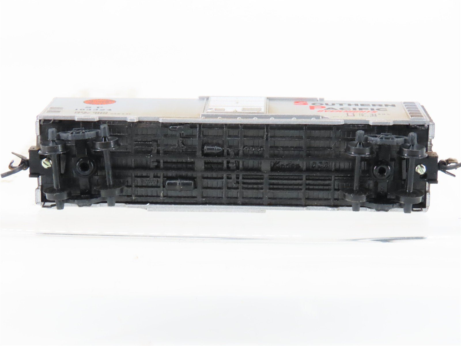 N Scale Micro-Trains MTL 20090 Southern Pacific 40' Boxcar #163324 Weathered