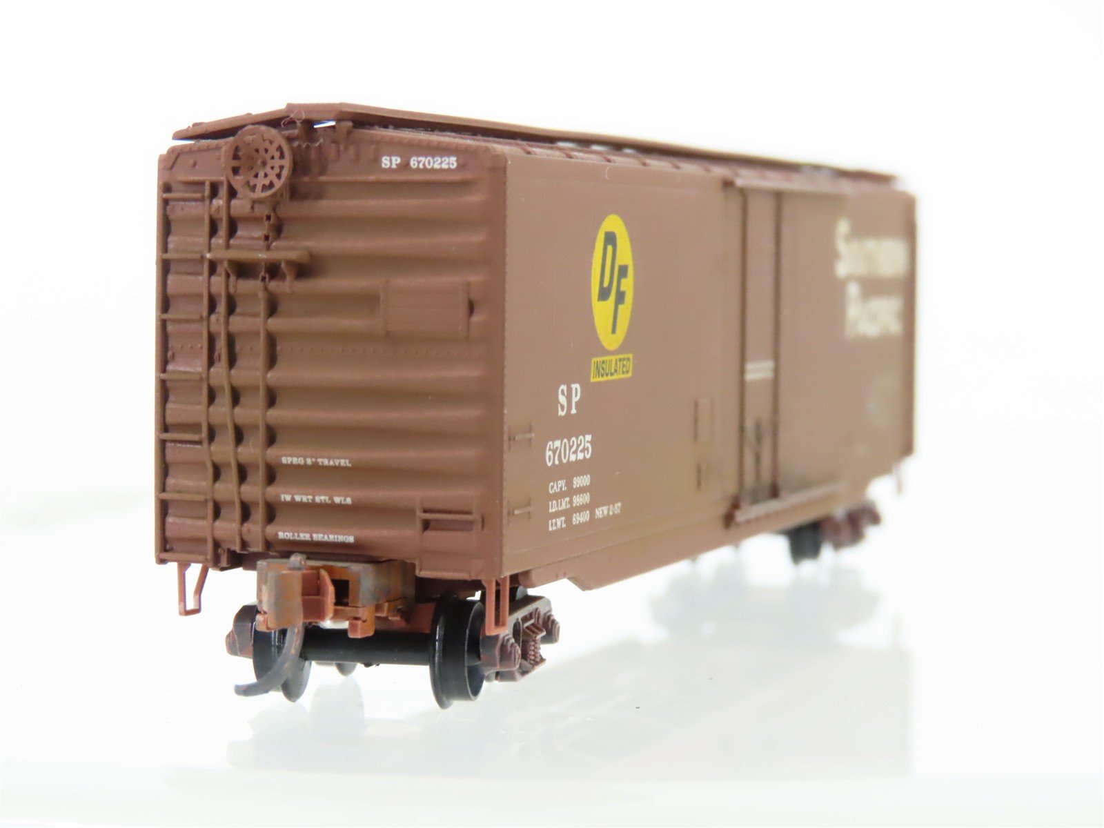 N Scale Micro-Trains MTL 32380 Southern Pacific 50' Boxcar #670225 Weathered