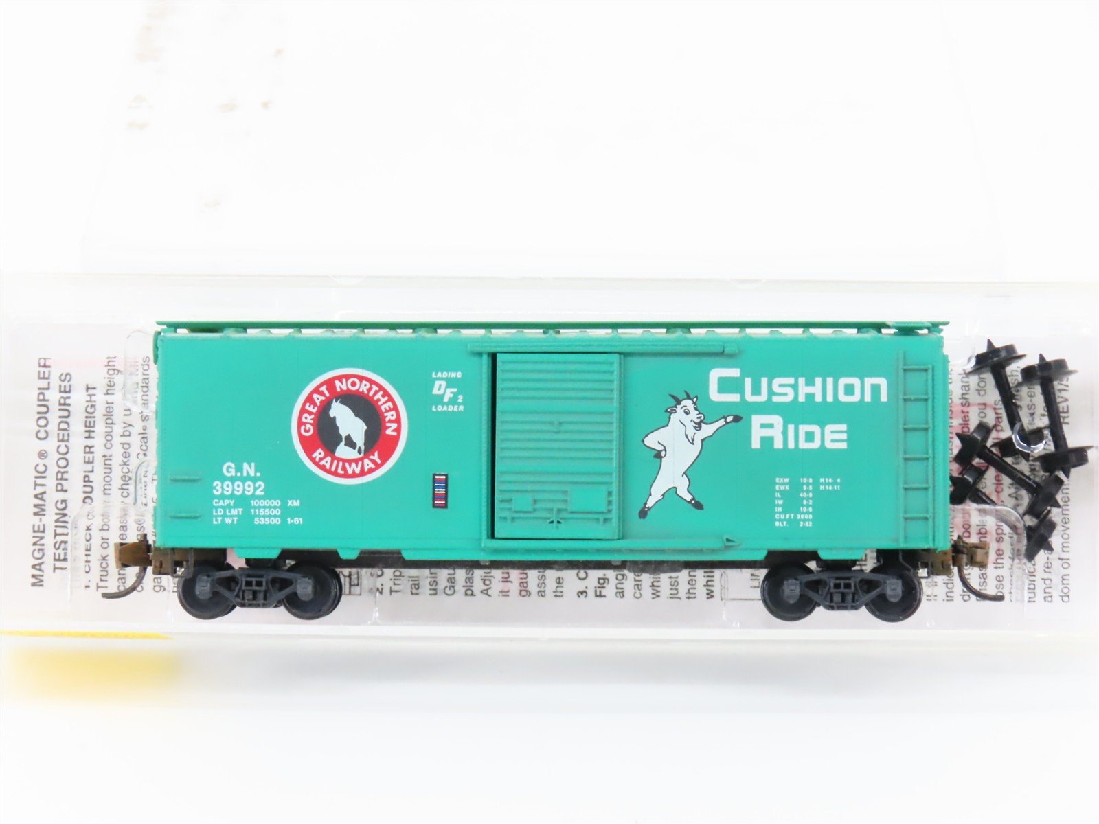 N Scale Micro-Trains MTL 20226 GN Great Northern 40' Boxcar #39992 Weathered