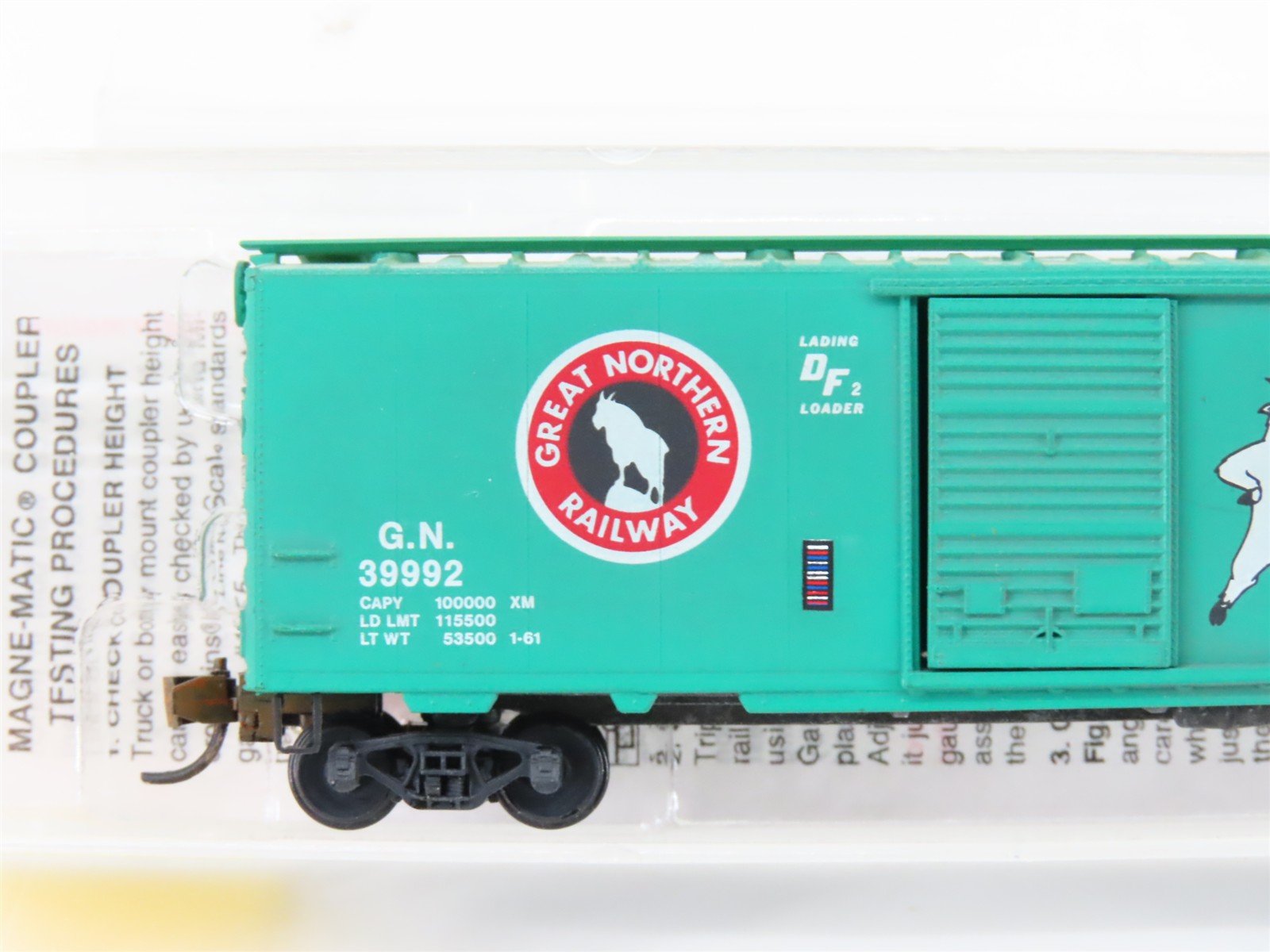 N Scale Micro-Trains MTL 20226 GN Great Northern 40' Boxcar #39992 Weathered