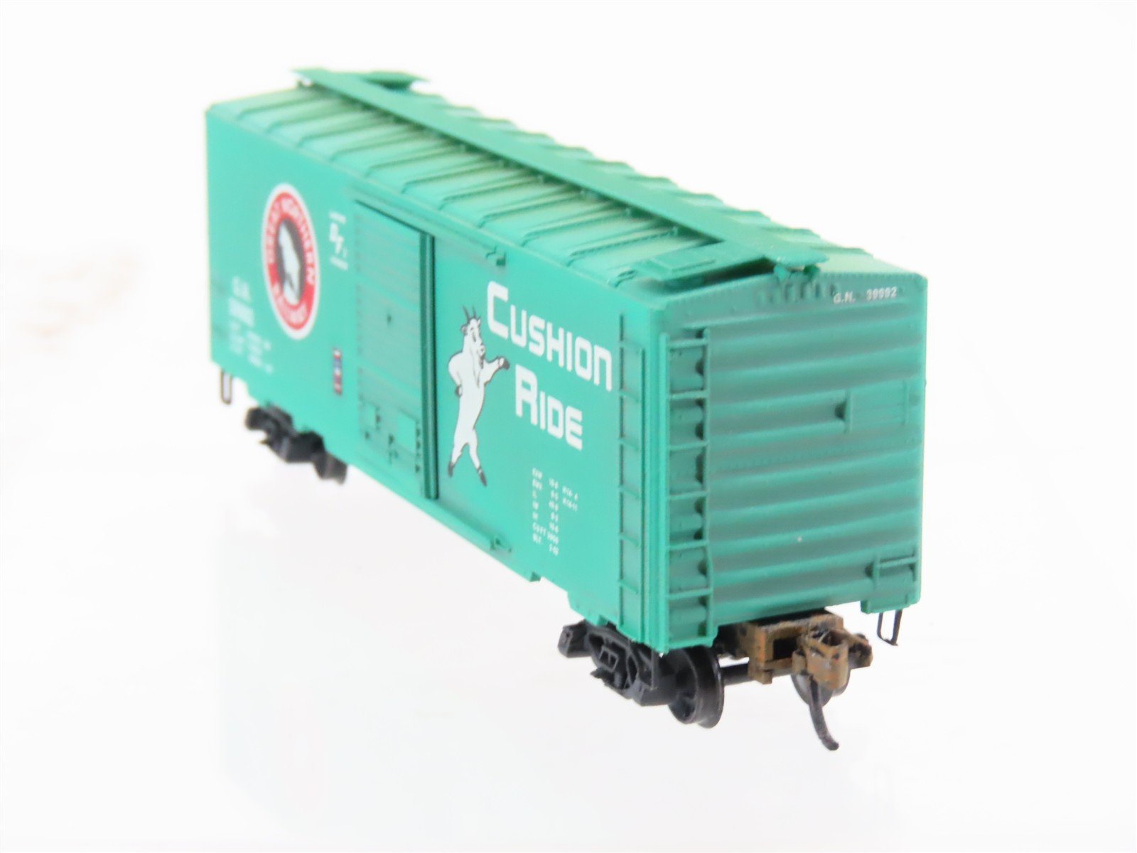 N Scale Micro-Trains MTL 20226 GN Great Northern 40' Boxcar #39992 Weathered