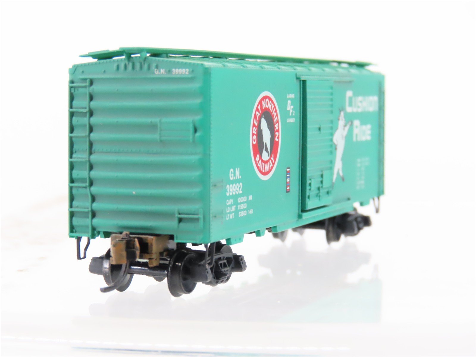 N Scale Micro-Trains MTL 20226 GN Great Northern 40' Boxcar #39992 Weathered