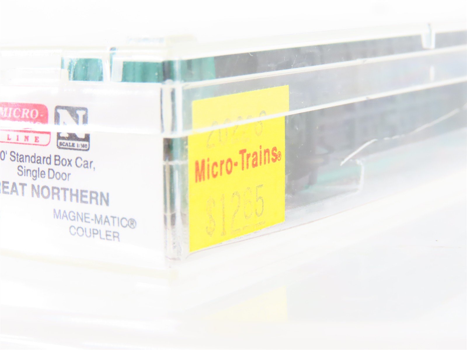 N Scale Micro-Trains MTL 20226 GN Great Northern 40' Boxcar #39992 Weathered