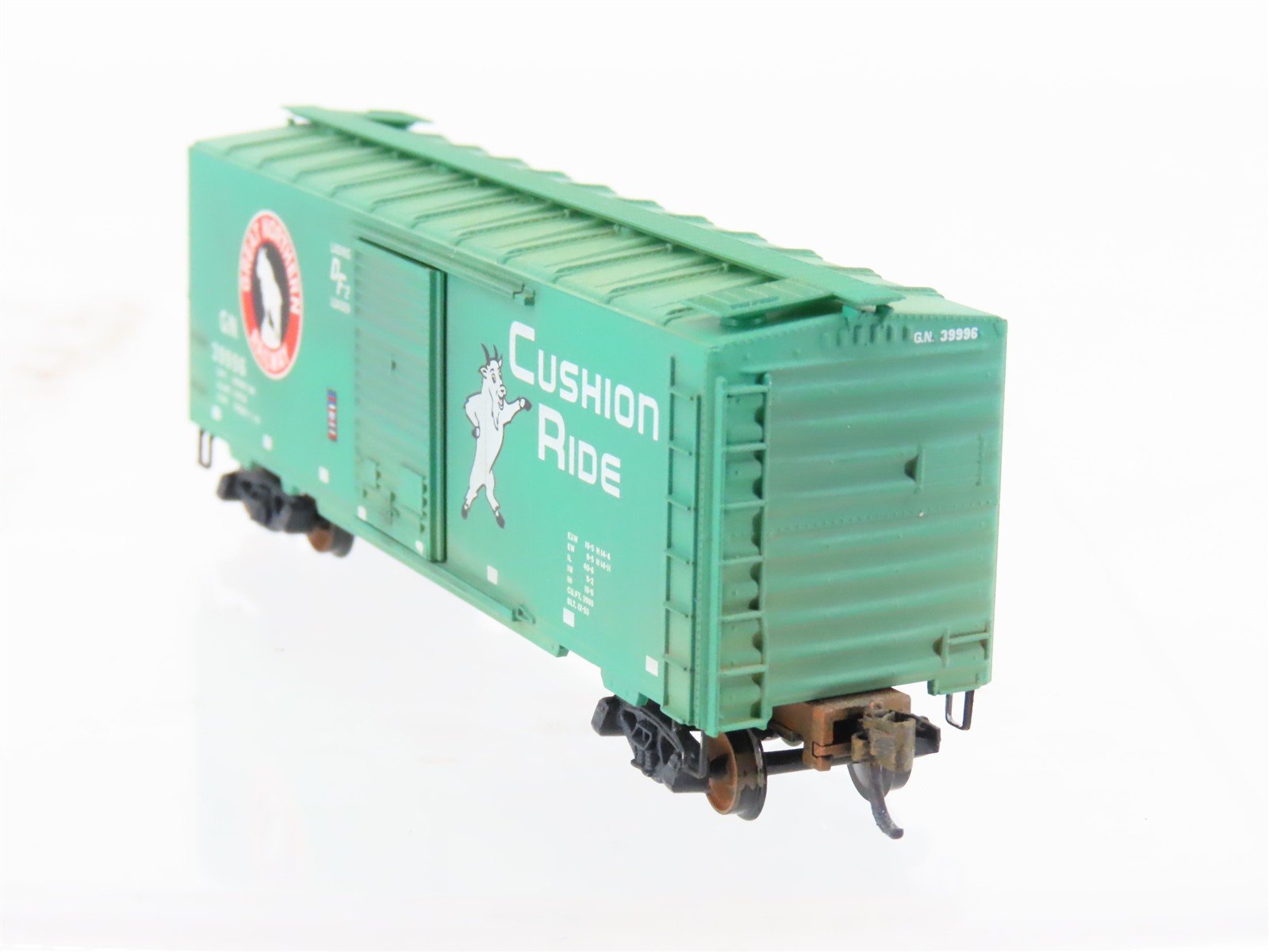N Scale Micro-Trains MTL 20680 GN Great Northern 40' Boxcar #39996 Weathered