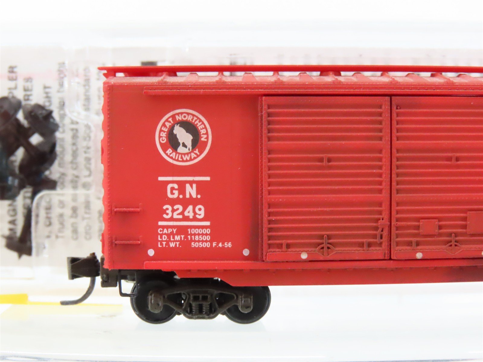 N Scale Micro-Trains MTL 23060 GN Great Northern 40' Boxcar #3249 Weathered