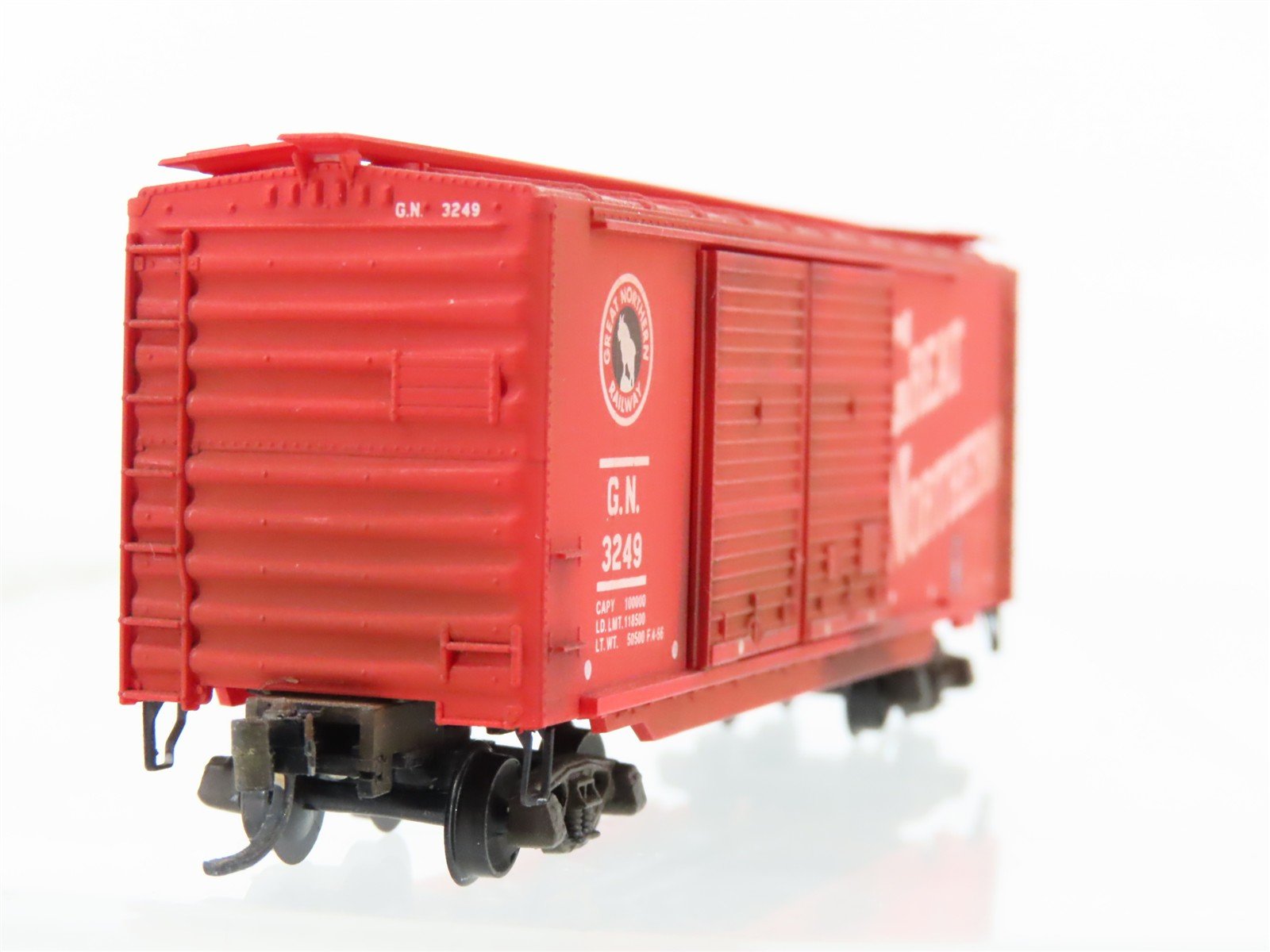 N Scale Micro-Trains MTL 23060 GN Great Northern 40' Boxcar #3249 Weathered