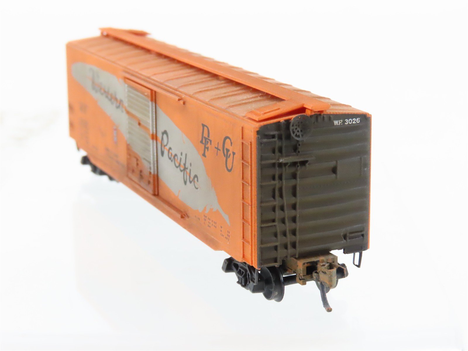 N Scale Micro-Trains MTL 03100290 WP Western Pacific 50' Boxcar #3026 Weathered