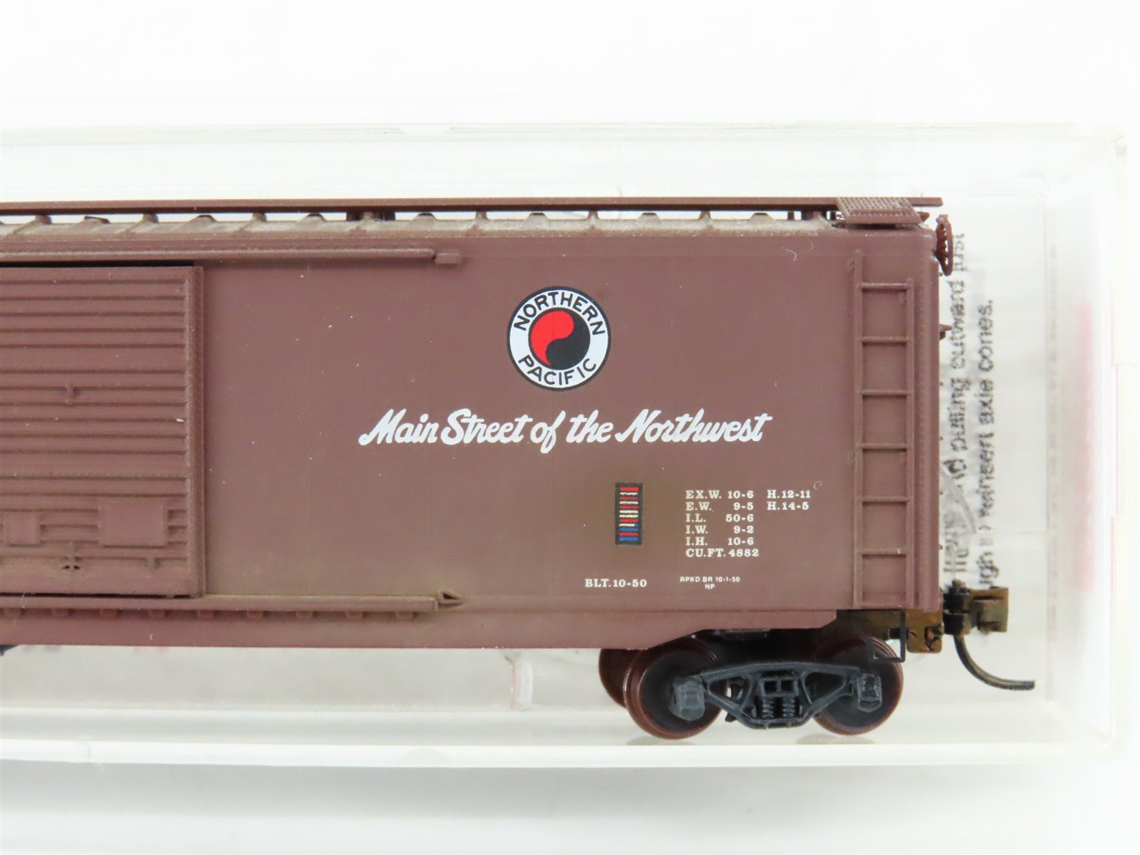 N Scale Micro-Trains MTL 31060 NP Northern Pacific 50' Boxcar #31430 Weathered