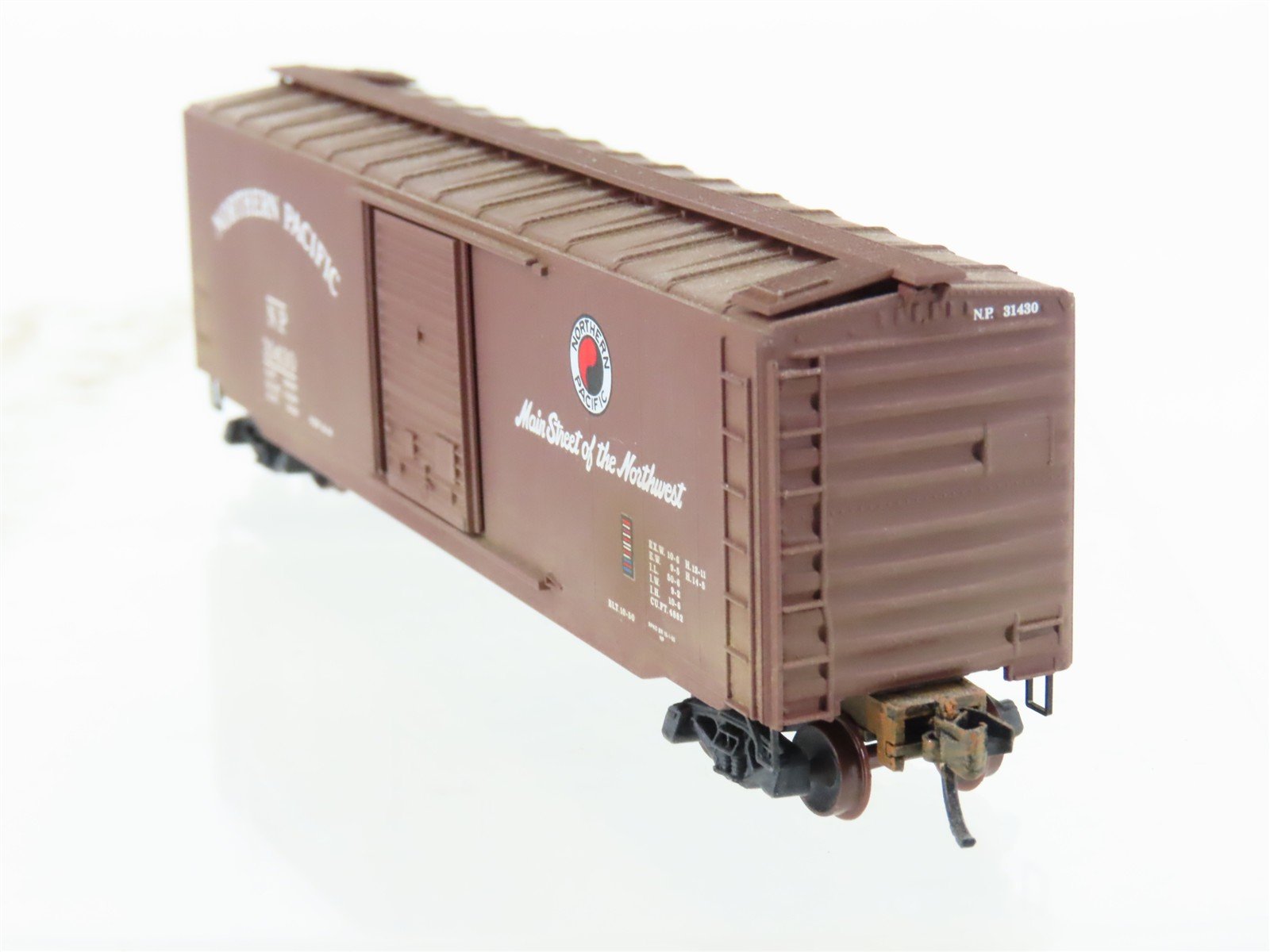 N Scale Micro-Trains MTL 31060 NP Northern Pacific 50' Boxcar #31430 Weathered