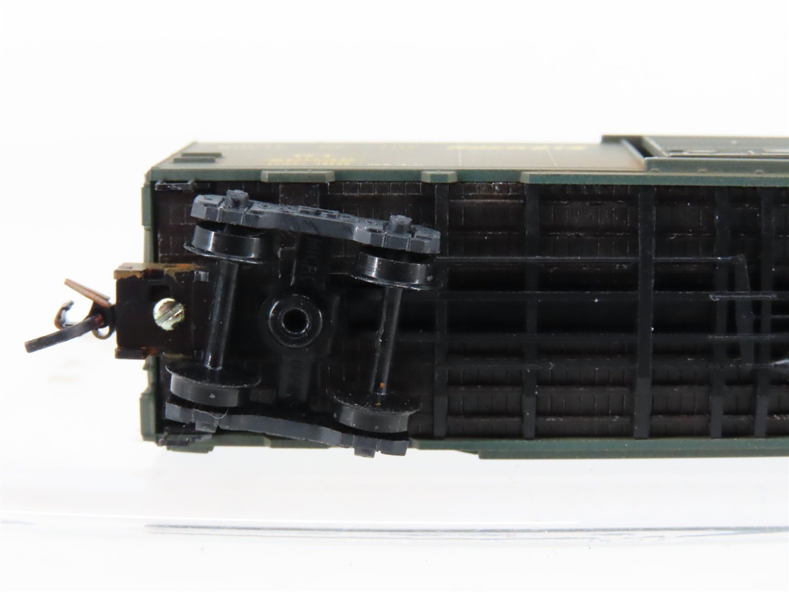 N Scale Micro-Trains MTL 20566 RI Rock Island 40' Boxcar #20039 Weathered