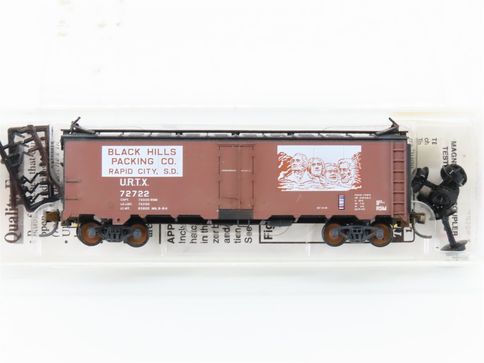N Micro-Trains MTL 59530 URTC Black Hills Packing Reefer 40' #20039 Weathered