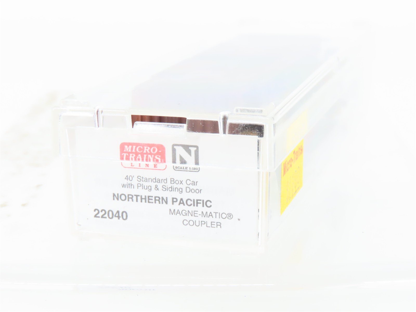 N Scale Micro-Trains MTL 22040 NP Northern Pacific 40' Boxcar #8292 Weathered