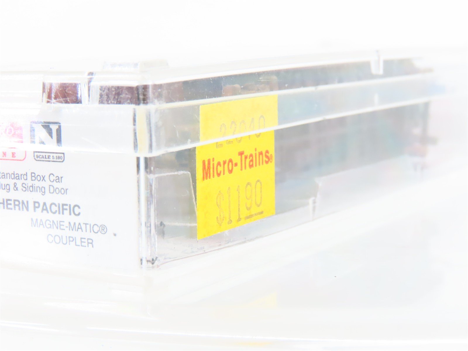 N Scale Micro-Trains MTL 22040 NP Northern Pacific 40' Boxcar #8292 Weathered