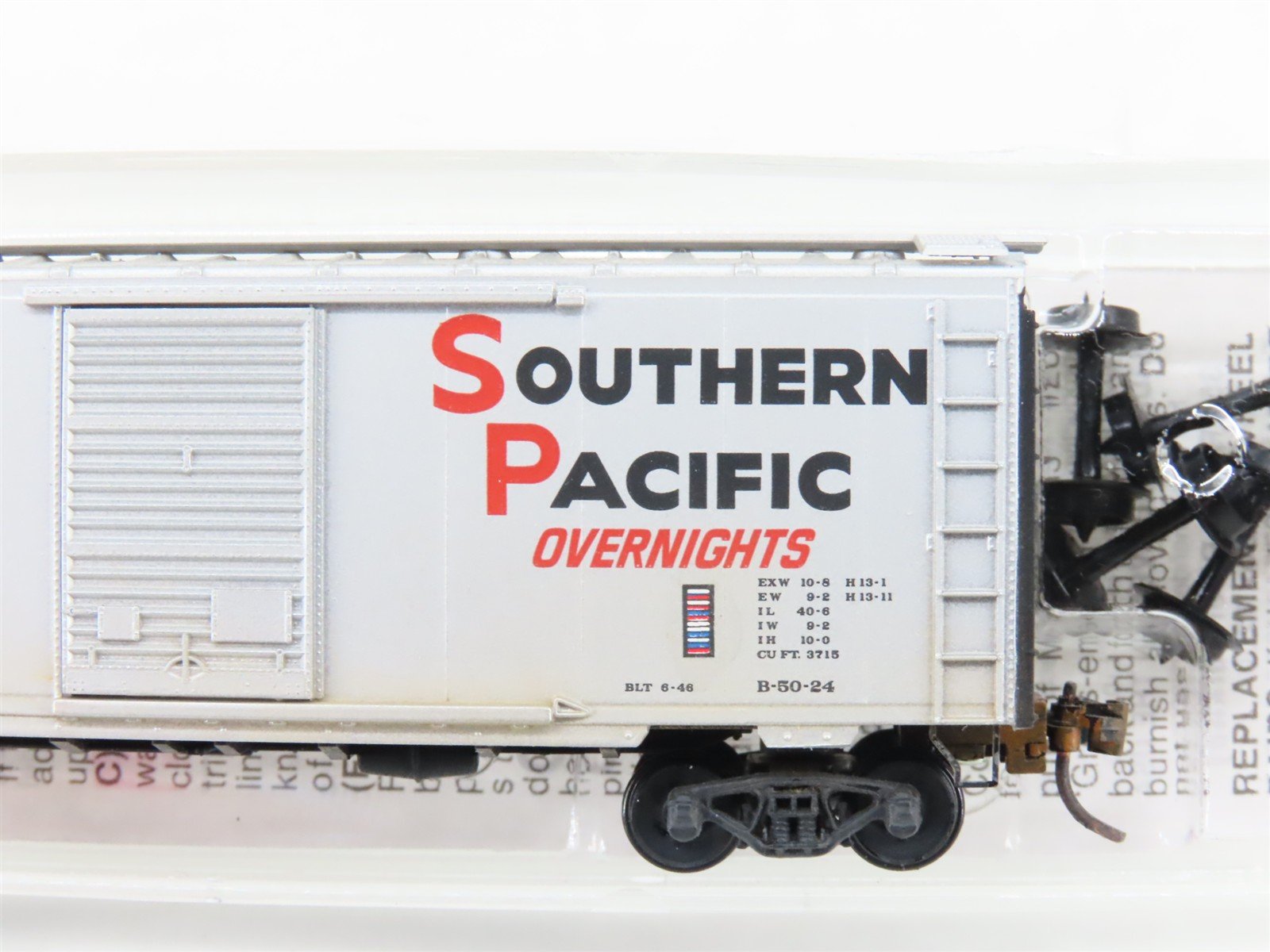 N Scale Micro-Trains 20760 SP Southern Pacific 40' Boxcar #163326 Weathered