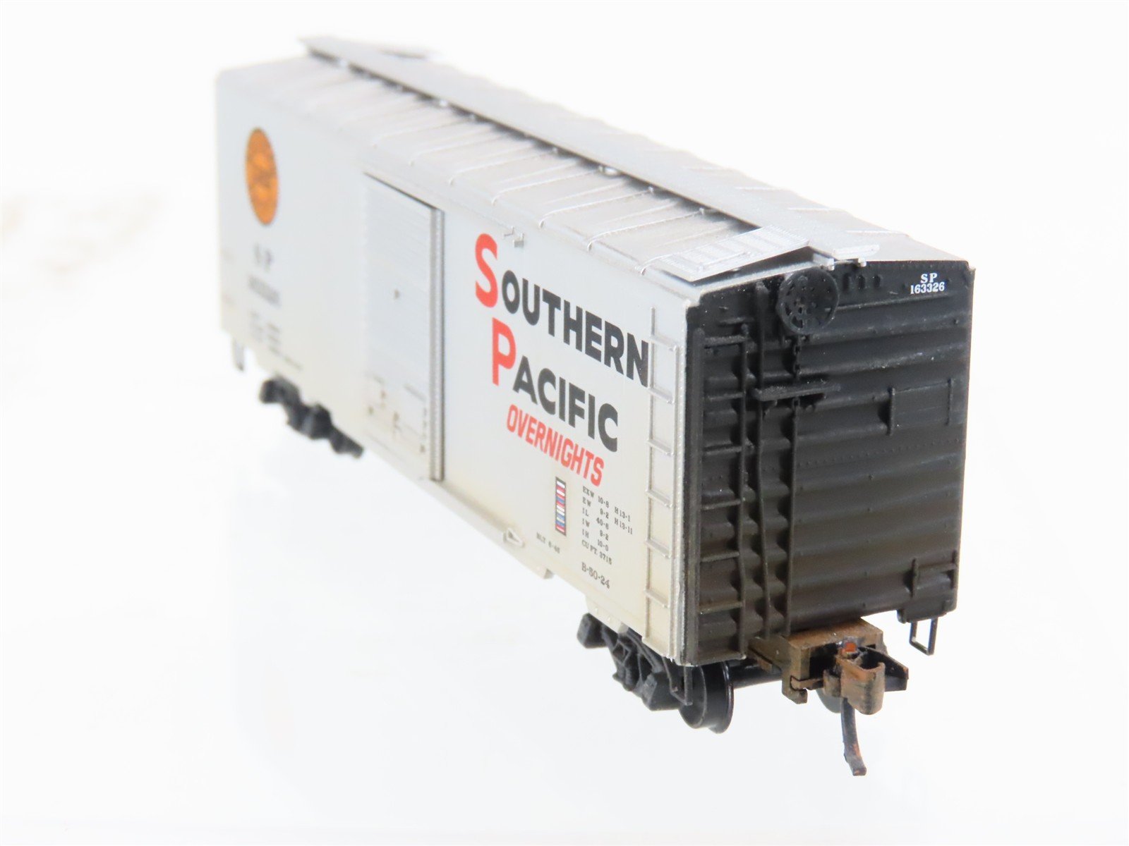 N Scale Micro-Trains 20760 SP Southern Pacific 40' Boxcar #163326 Weathered