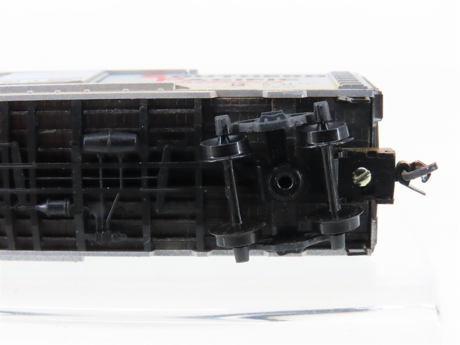 N Scale Micro-Trains 20760 SP Southern Pacific 40' Boxcar #163326 Weathered
