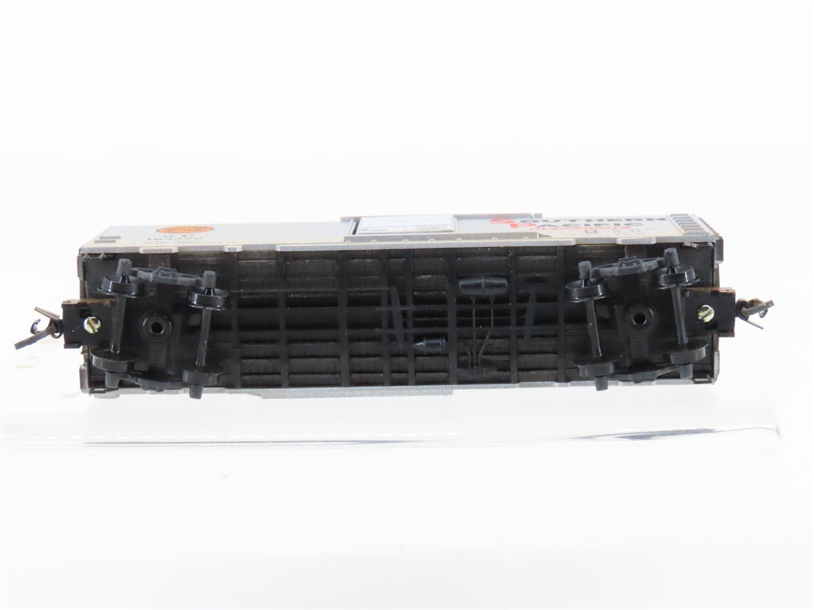 N Scale Micro-Trains 20760 SP Southern Pacific 40' Boxcar #163326 Weathered