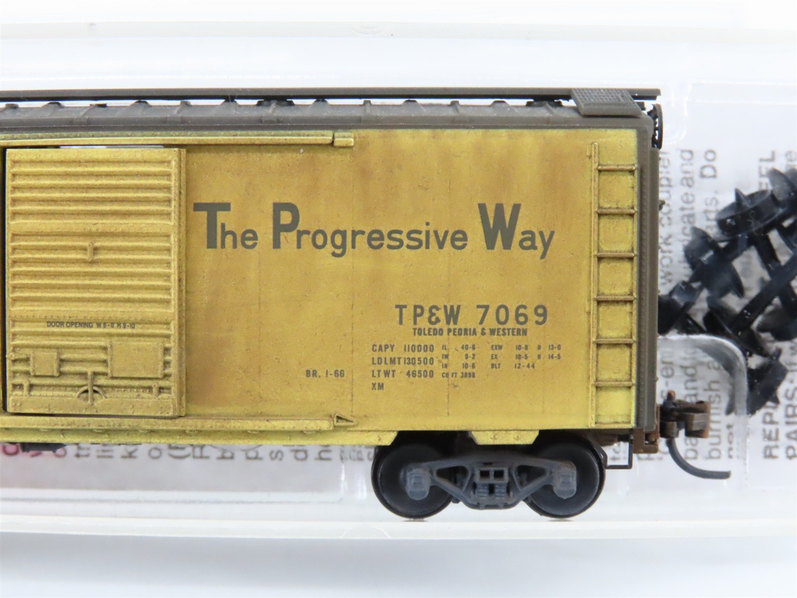 N Micro-Trains 02000716 TP&W Toledo Peoria Western 40' Boxcar #7069 Weathered