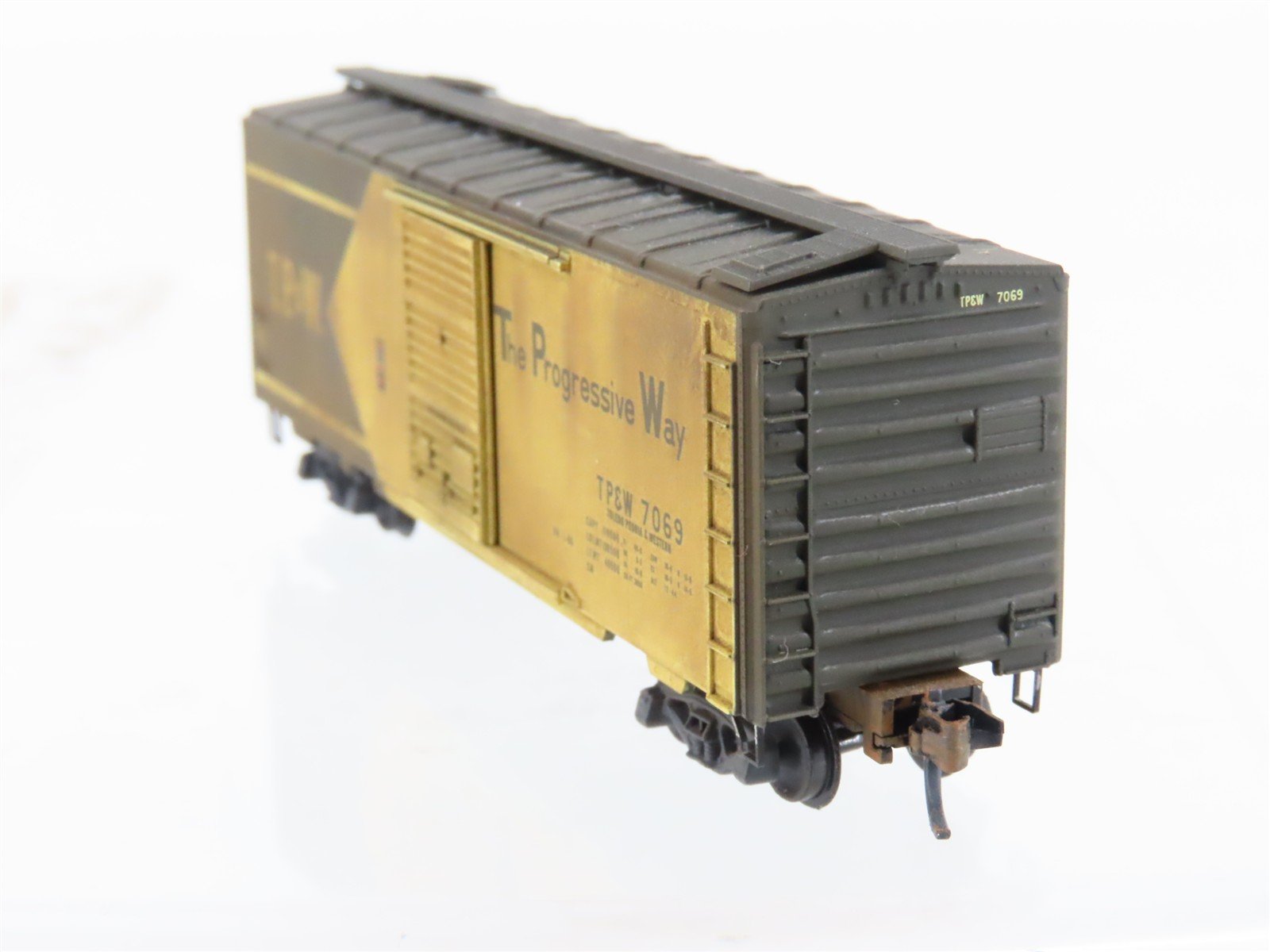 N Micro-Trains 02000716 TP&W Toledo Peoria Western 40' Boxcar #7069 Weathered