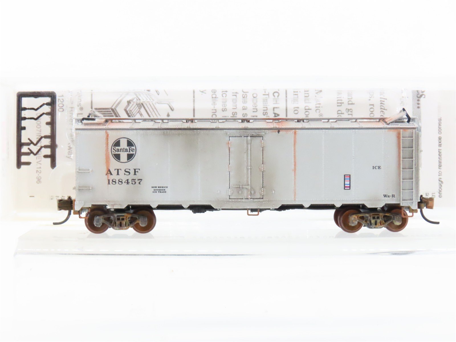 N Scale Micro-Trains MTL 59030 ATSF Santa Fe 40' Ice Reefer #188457 Weathered
