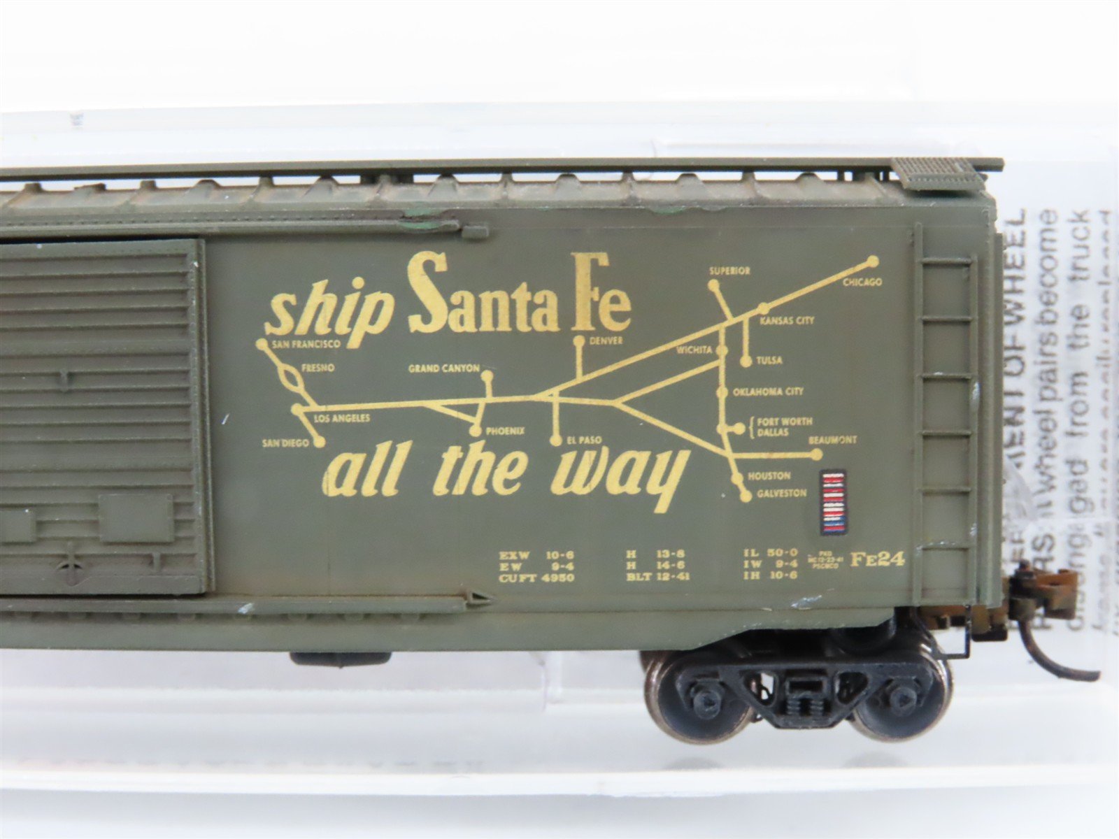 N Scale Micro-Trains MTL 34260 ATSF Santa Fe 40' Boxcar #10000 Weathered