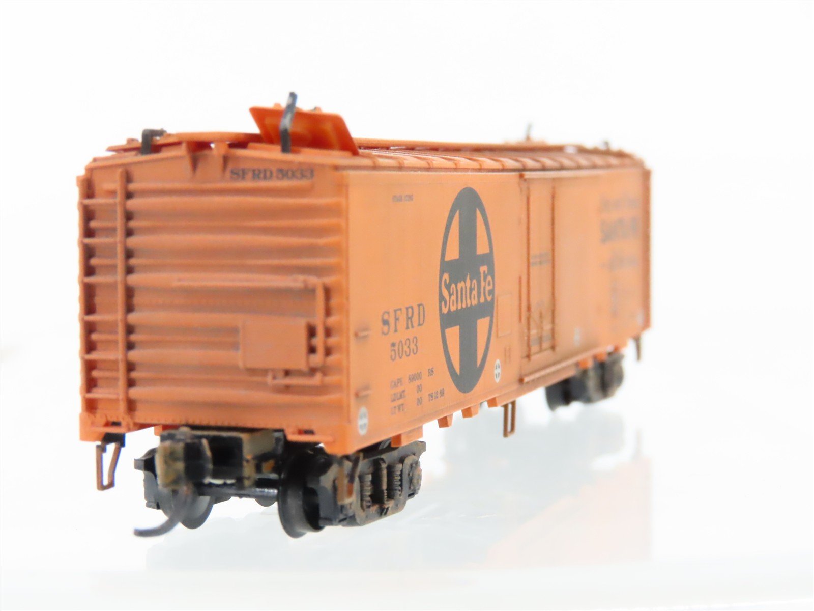 N Scale Micro-Trains MTL 52050 SFRD Santa Fe 52' Reefer #5033 Weathered